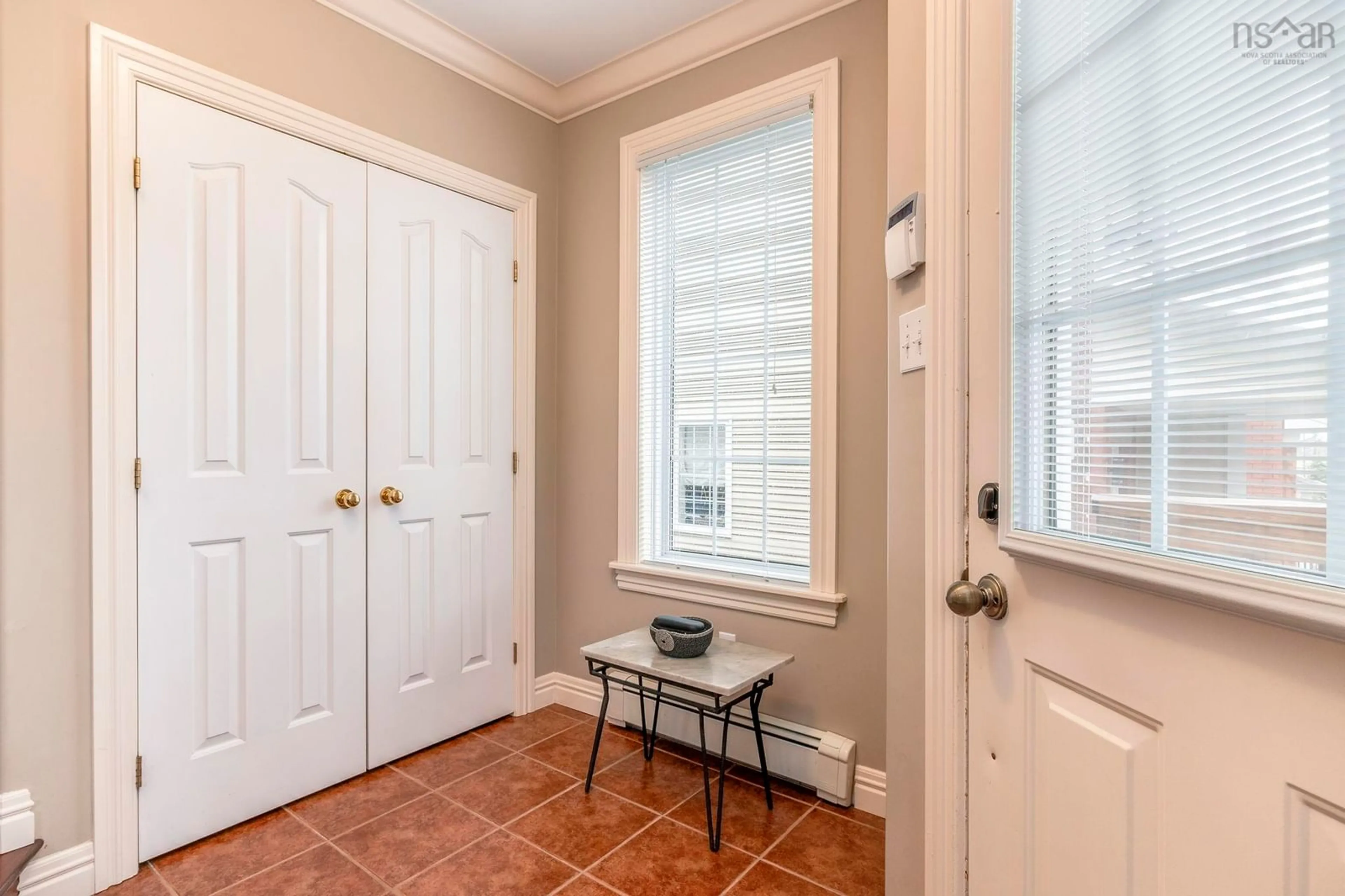 Indoor entryway for 27 Fleetview Dr, Halifax Nova Scotia B3M 4W1