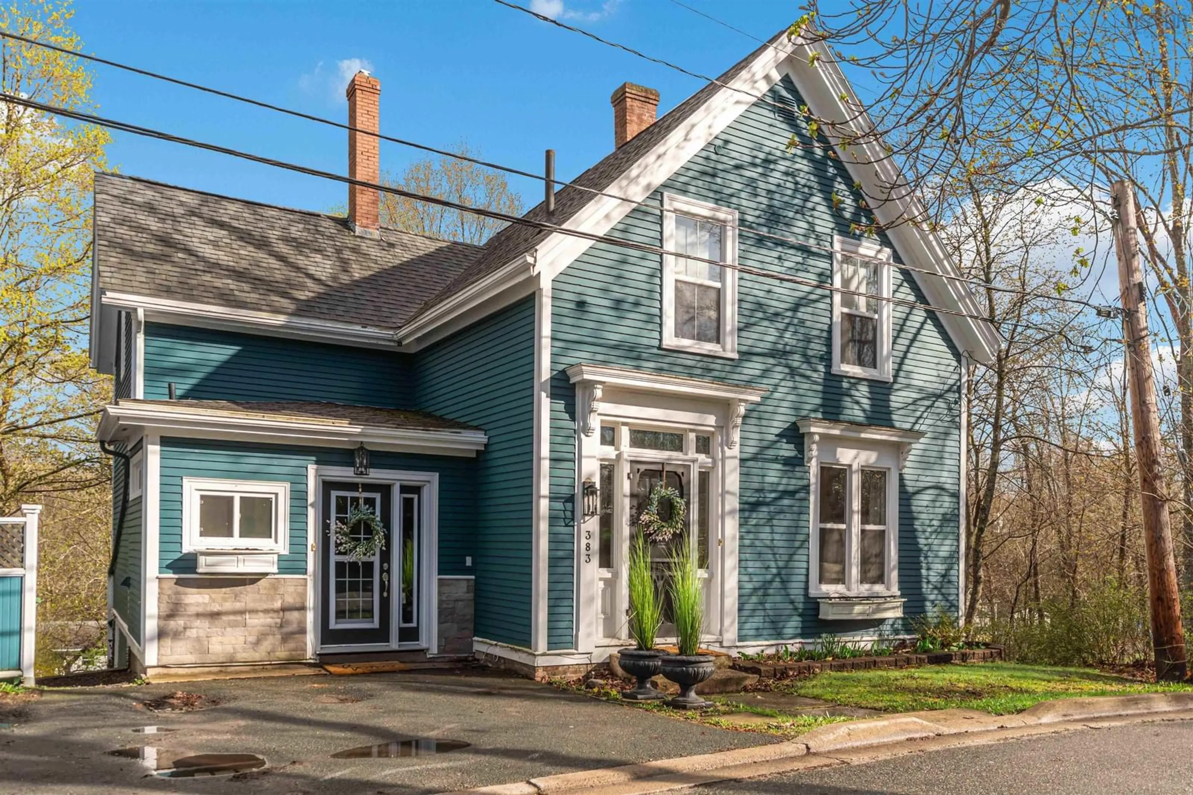 Unknown for 383 Hawthorne St, Windsor Nova Scotia B0N 2T0