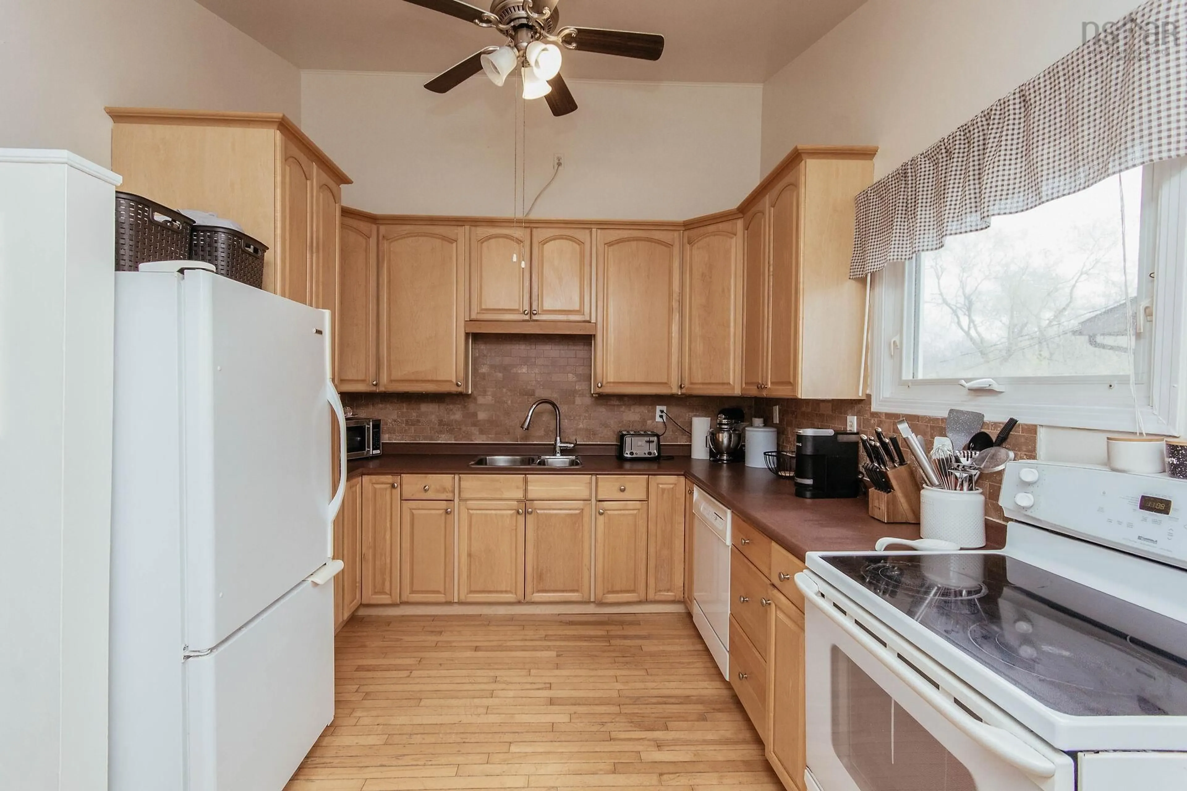 Standard kitchen, unknown for 175 Dickey Dr, Lower Sackville Nova Scotia B4C 1T7