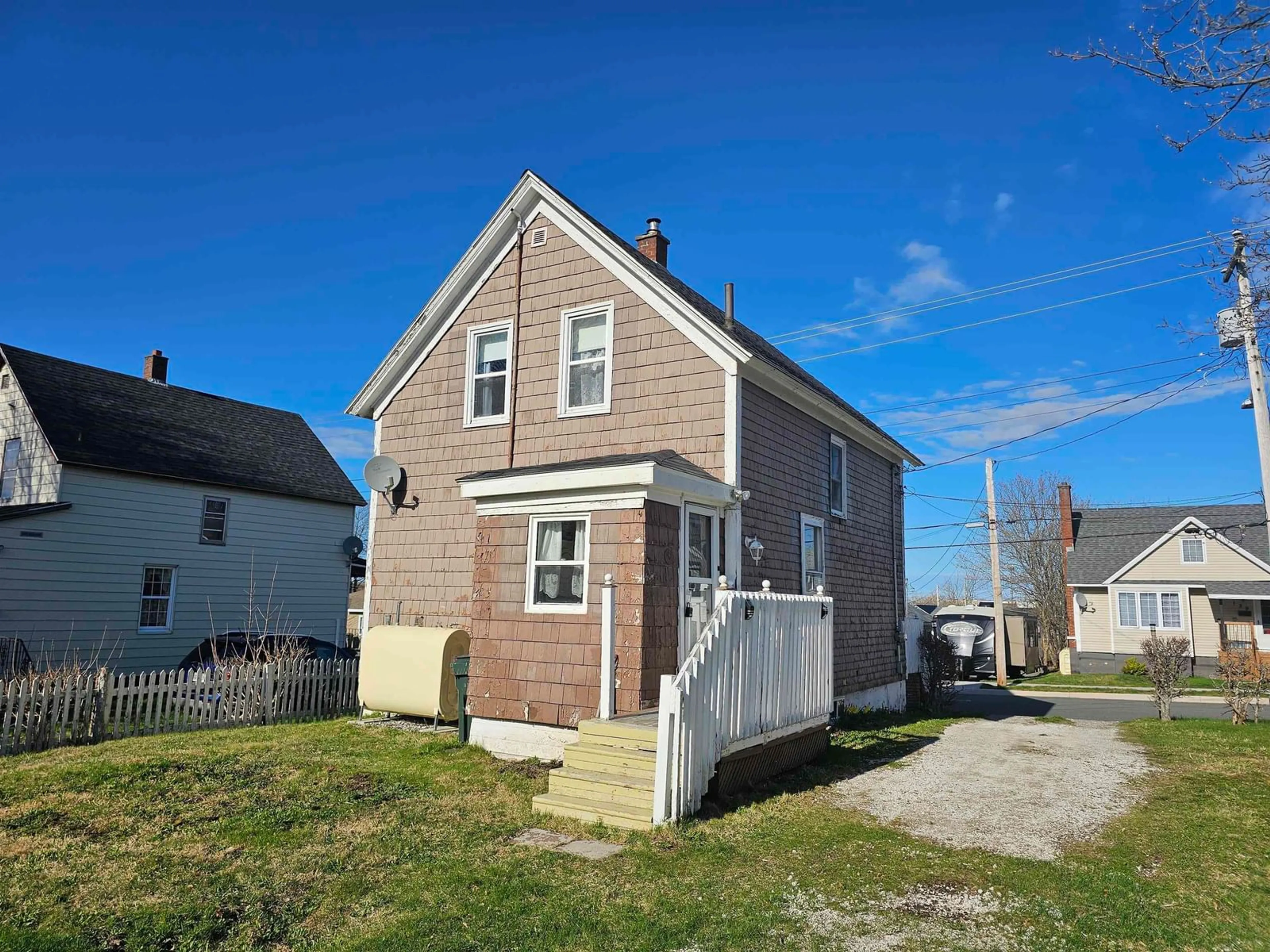 A pic from outside/outdoor area/front of a property/back of a property/a pic from drone, street for 140 Willow St, Sydney Nova Scotia B1P 3A4