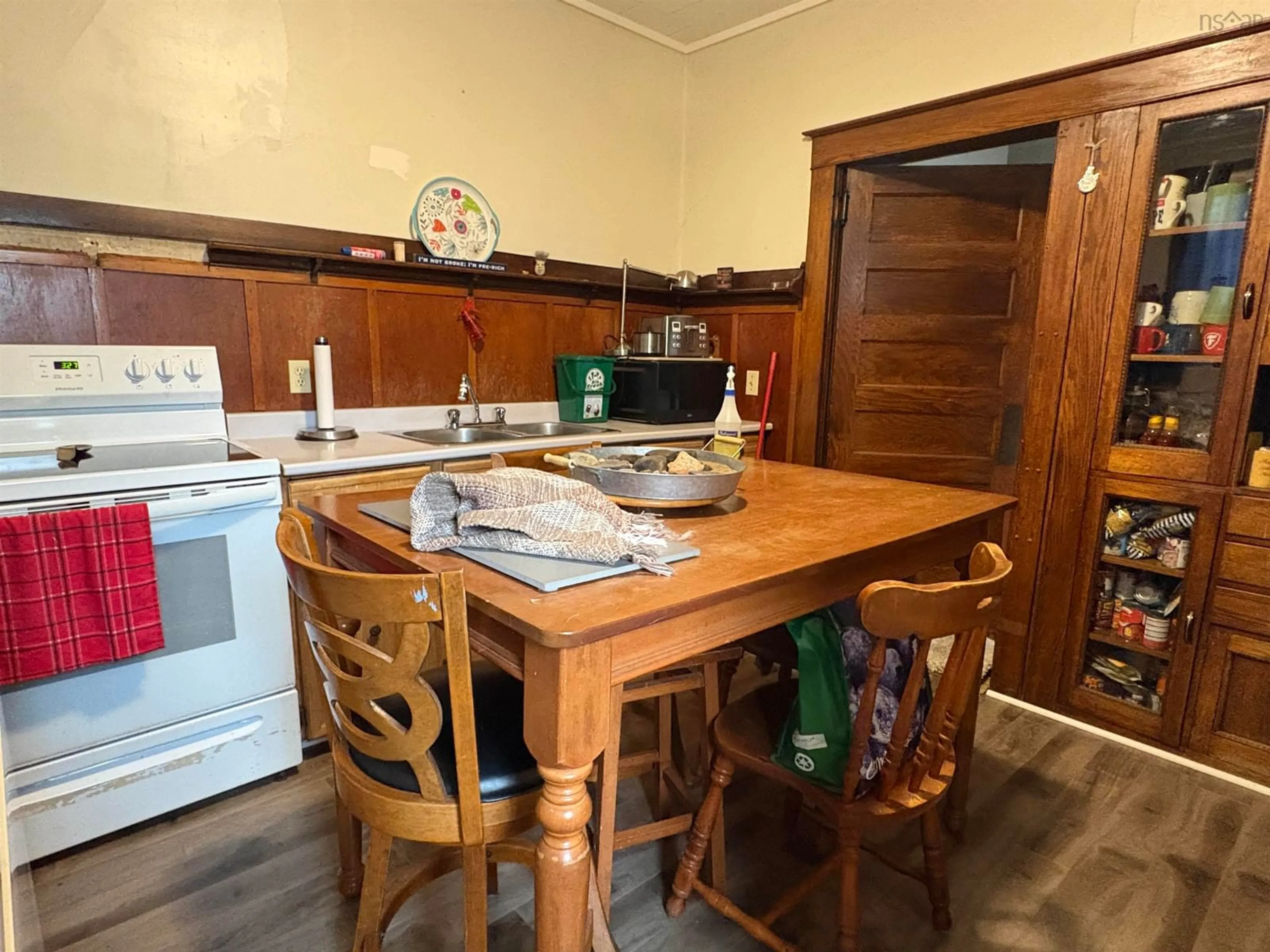 Standard kitchen, unknown for 143 Mackay St, Stellarton Nova Scotia B0K 1S0