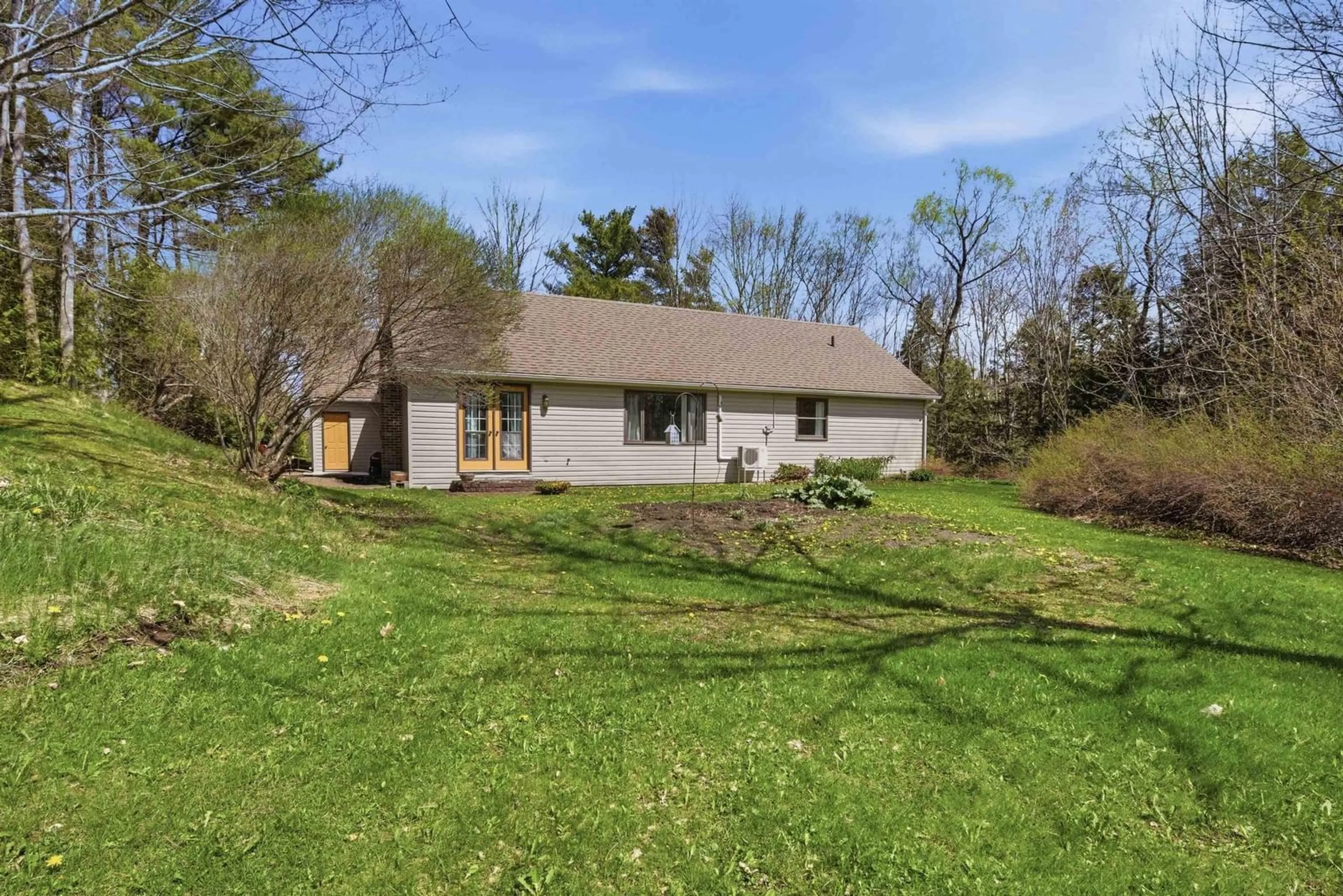 A pic from outside/outdoor area/front of a property/back of a property/a pic from drone, unknown for 44 Lakewood Drive Extension, Brooklyn Nova Scotia B0N 2A0