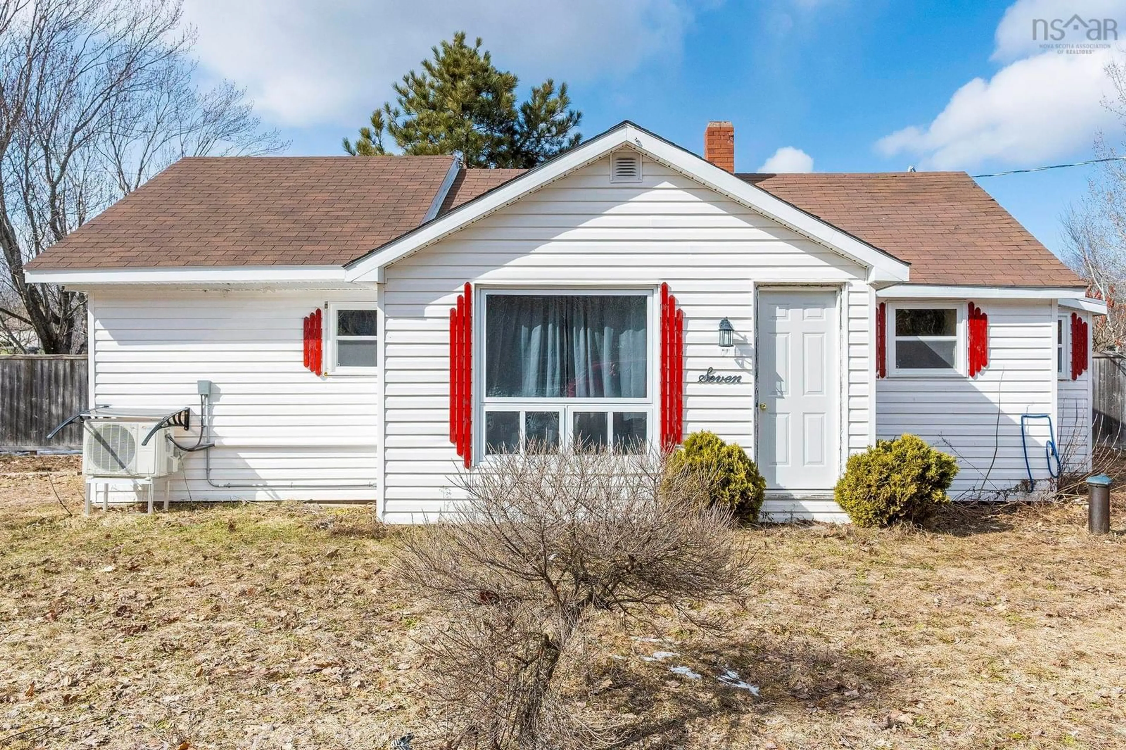 Home with vinyl exterior material, street for 7 D'ell Road, North Kentville Nova Scotia B4N 2Y2