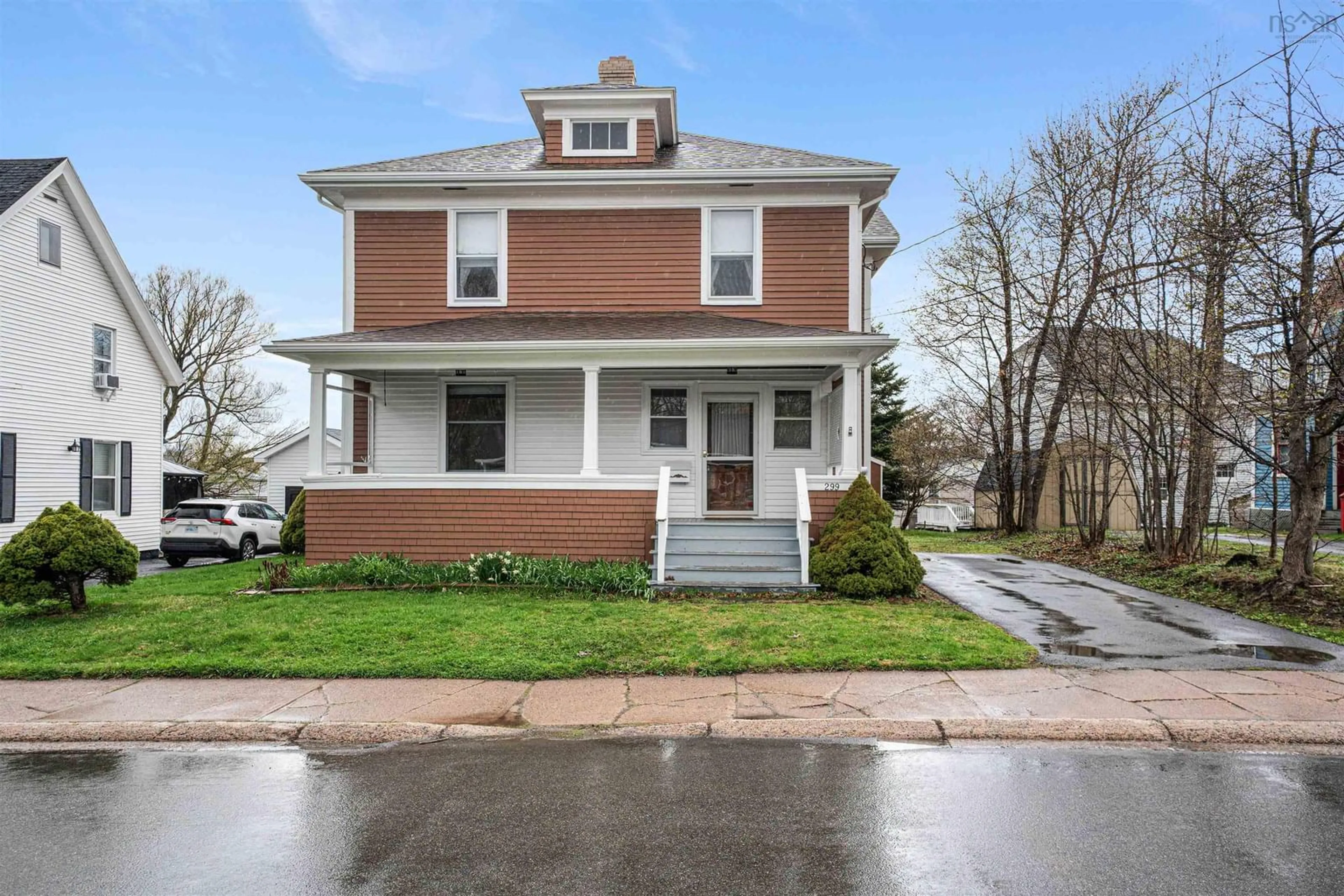Home with vinyl exterior material, street for 299 Albert St, New Glasgow Nova Scotia B2H 3V7