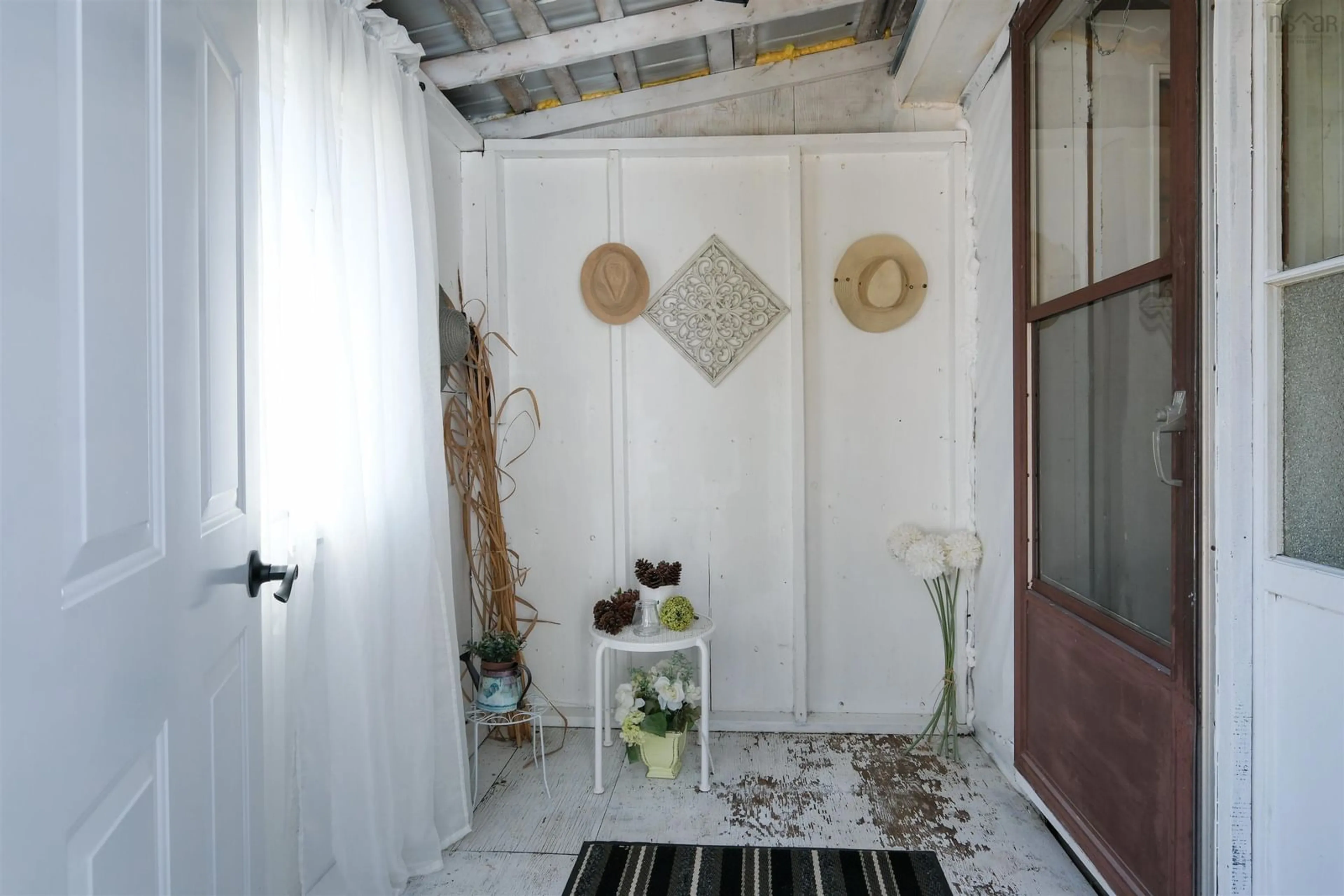 Indoor entryway for 1851 West Dalhousie Rd, Perotte Nova Scotia B0S 1A0