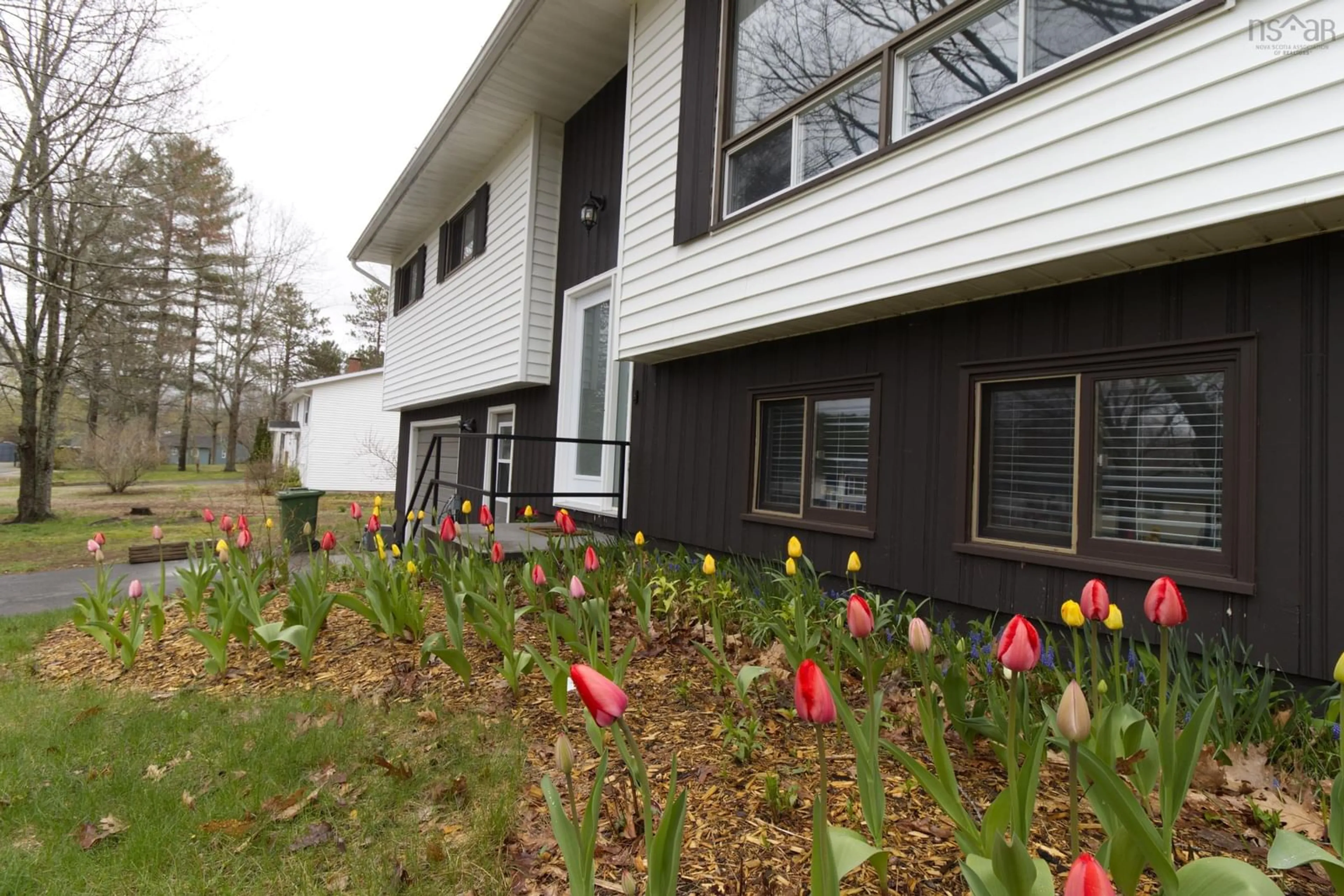 Home with vinyl exterior material, unknown for 1215 Mayhew Dr, Greenwood Nova Scotia B0P 1R0