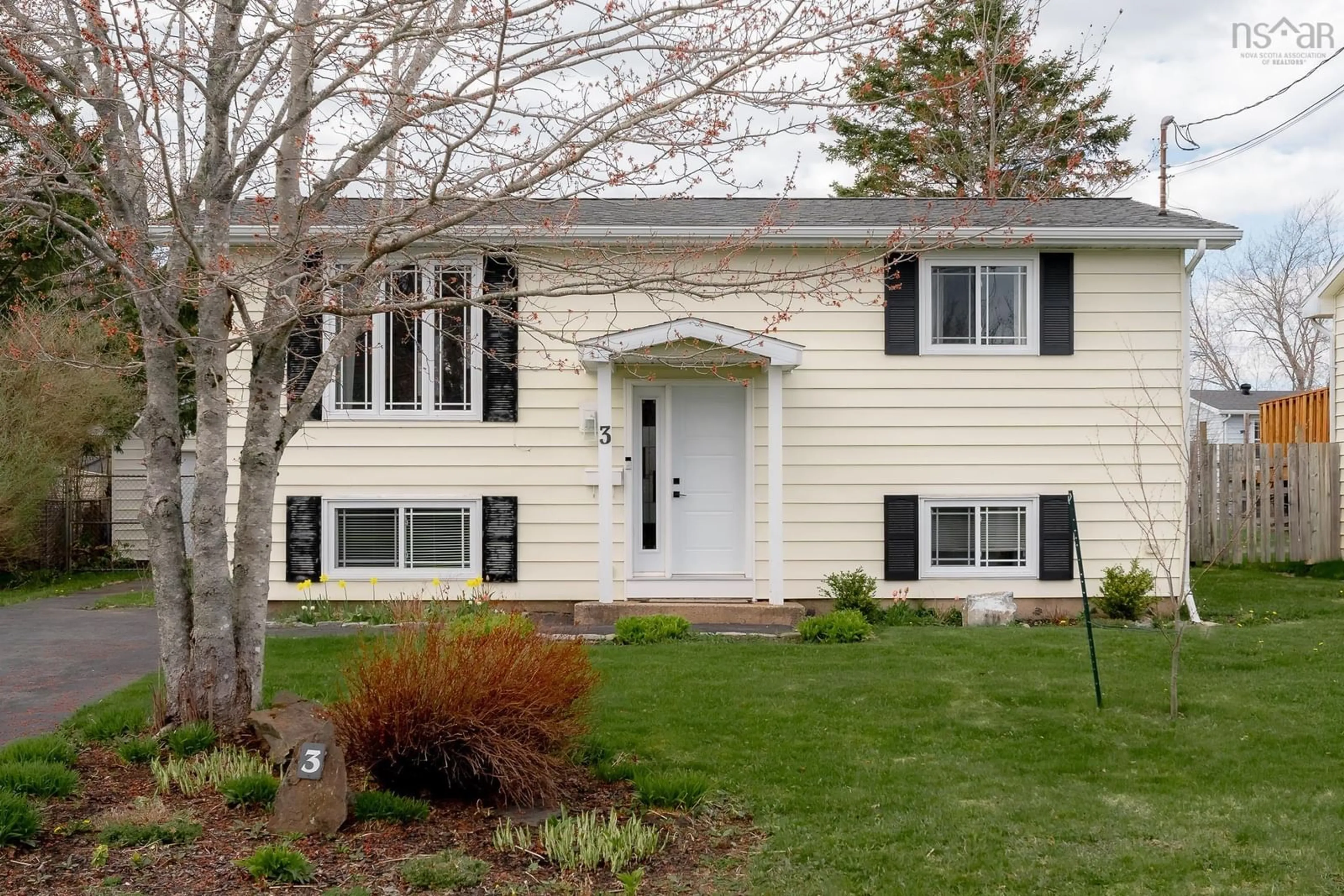 Home with vinyl exterior material, street for 3 Sarah Cres, Dartmouth Nova Scotia B2W 4Z2