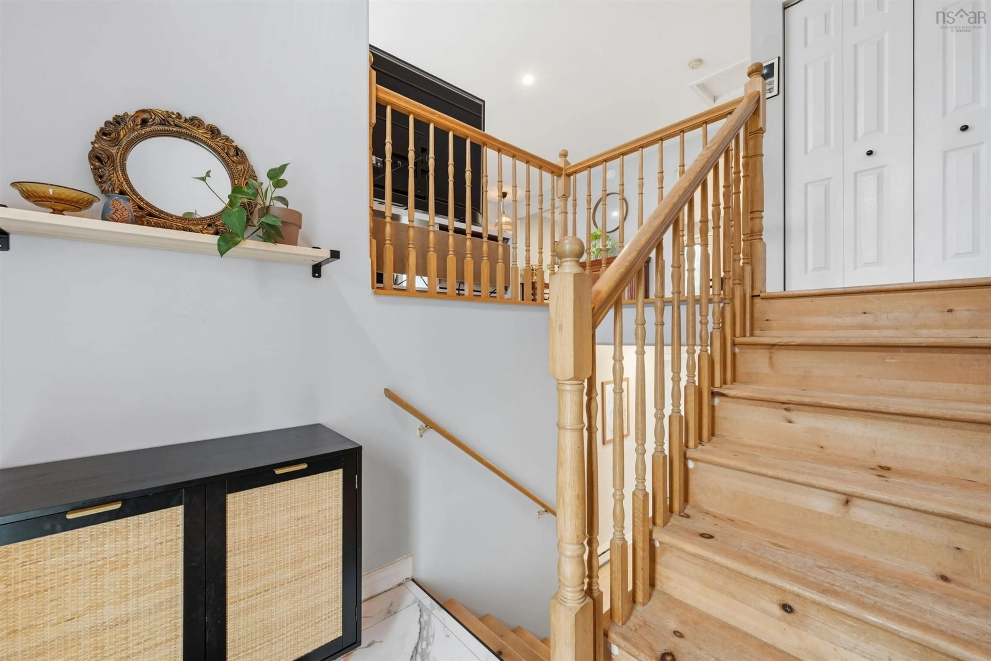Stairs for 19 Joshua Slocum Ave, Lewis Lake Nova Scotia B3Z 1C3
