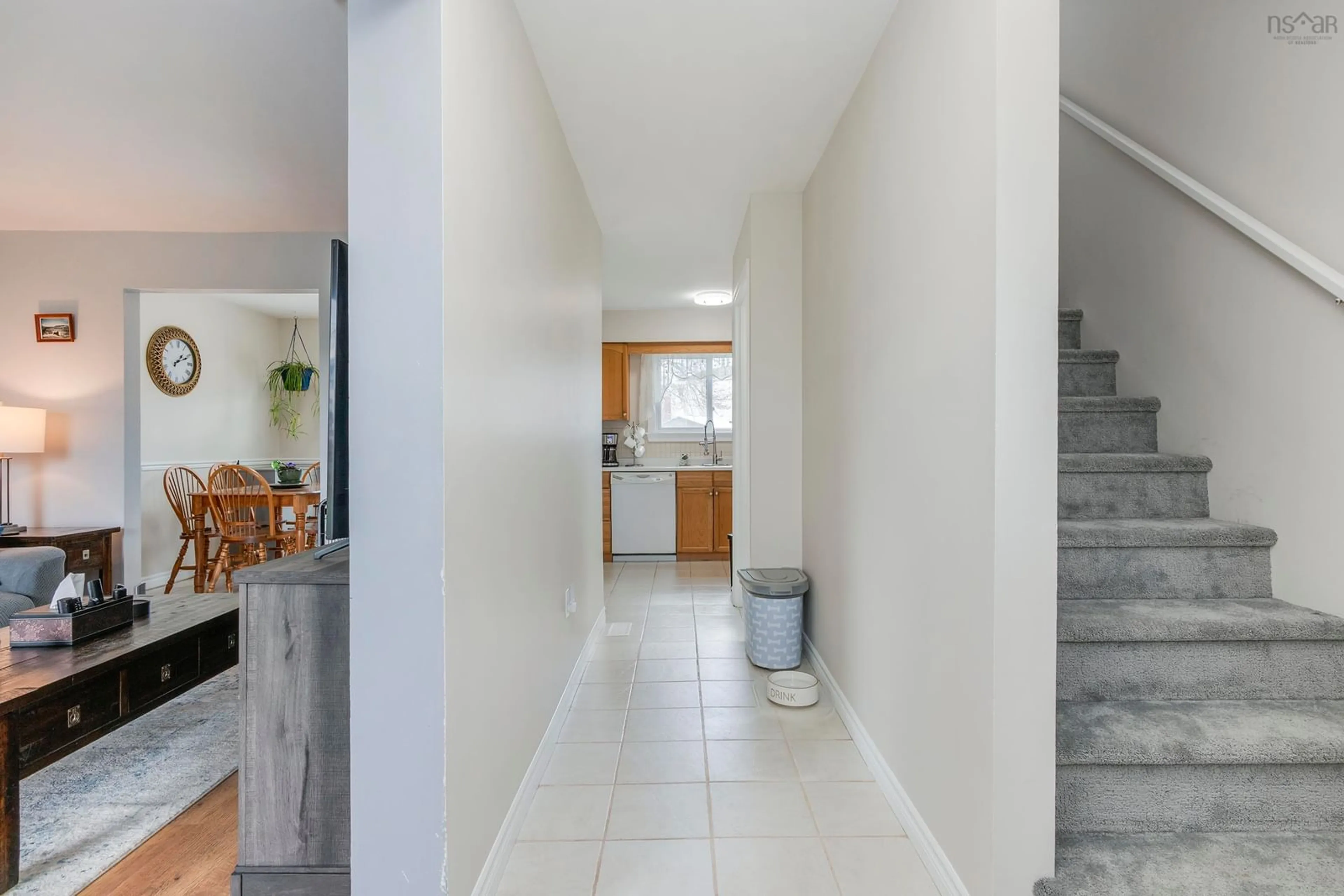 Indoor foyer for 10 Shrewsbury Rd, Cole Harbour Nova Scotia B2V 1R7