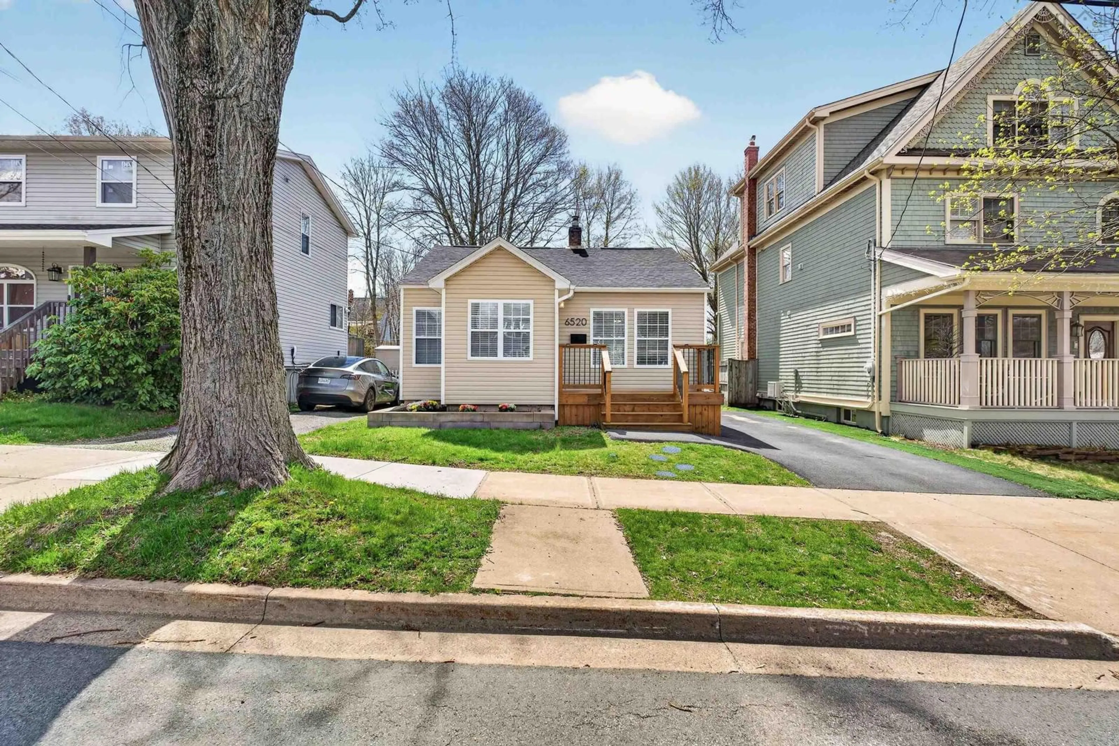 Unknown for 6520 Roslyn Rd, Halifax Nova Scotia B3L 2M9
