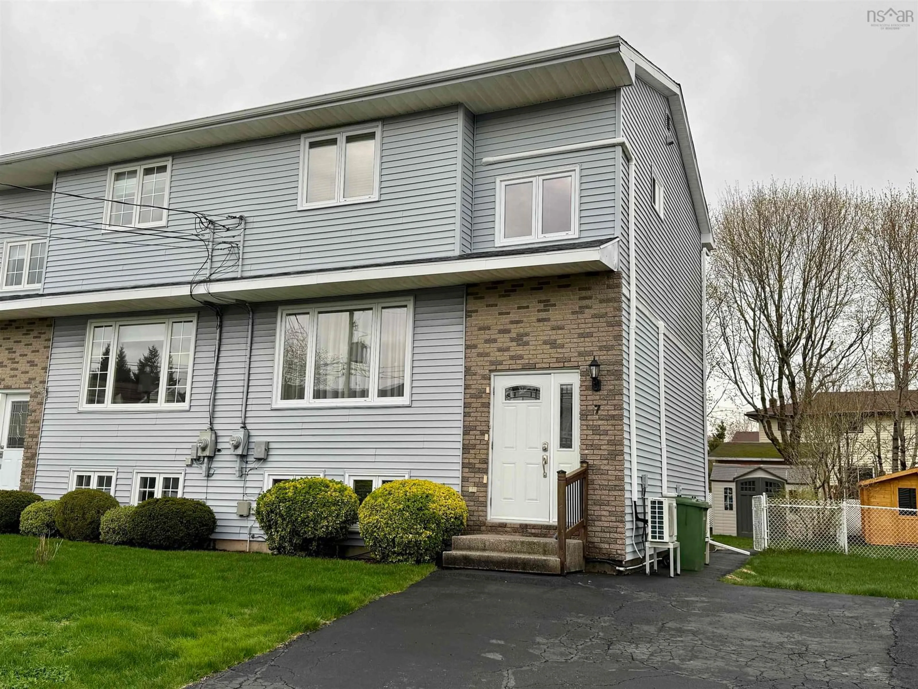Home with vinyl exterior material, street for 7 Venice Crt, Dartmouth Nova Scotia B2X 3K2