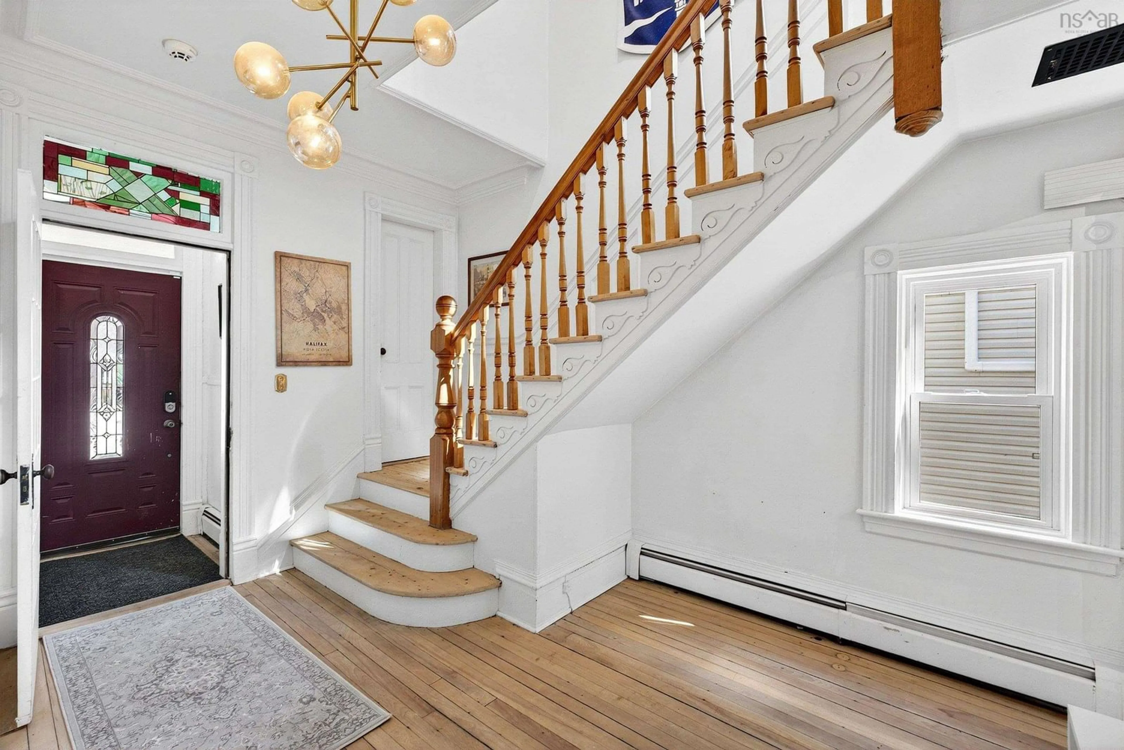 Indoor foyer for 6224 North St, Halifax Nova Scotia B3L 1P5