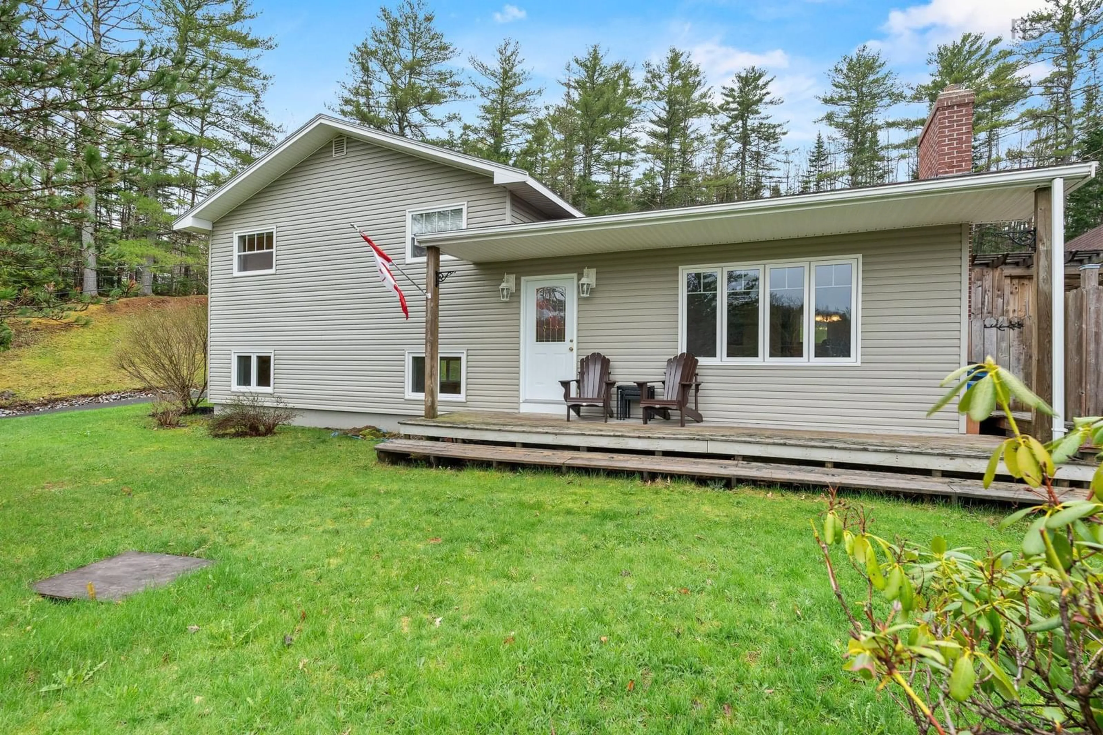 Home with vinyl exterior material, water/lake/river/ocean view for 6054 Highway 1, Ellershouse Nova Scotia B0N 1L0