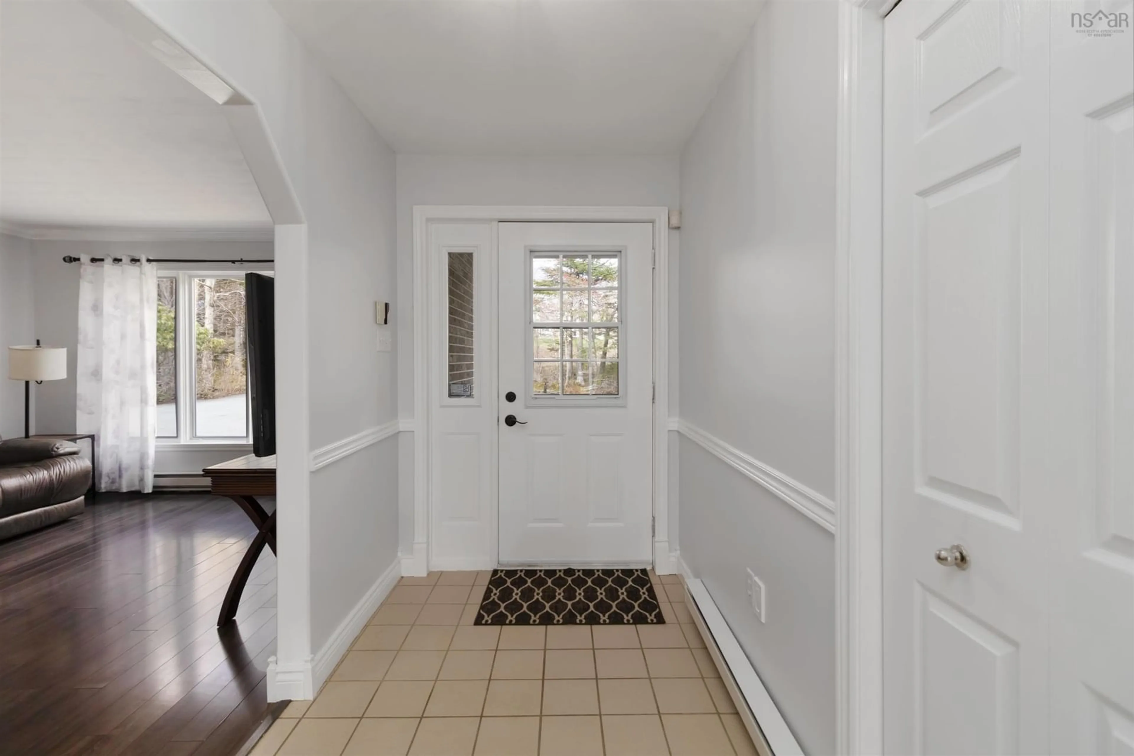 Indoor entryway for 12 Maplewood Crt, Beaver Bank Nova Scotia B4G 1B6
