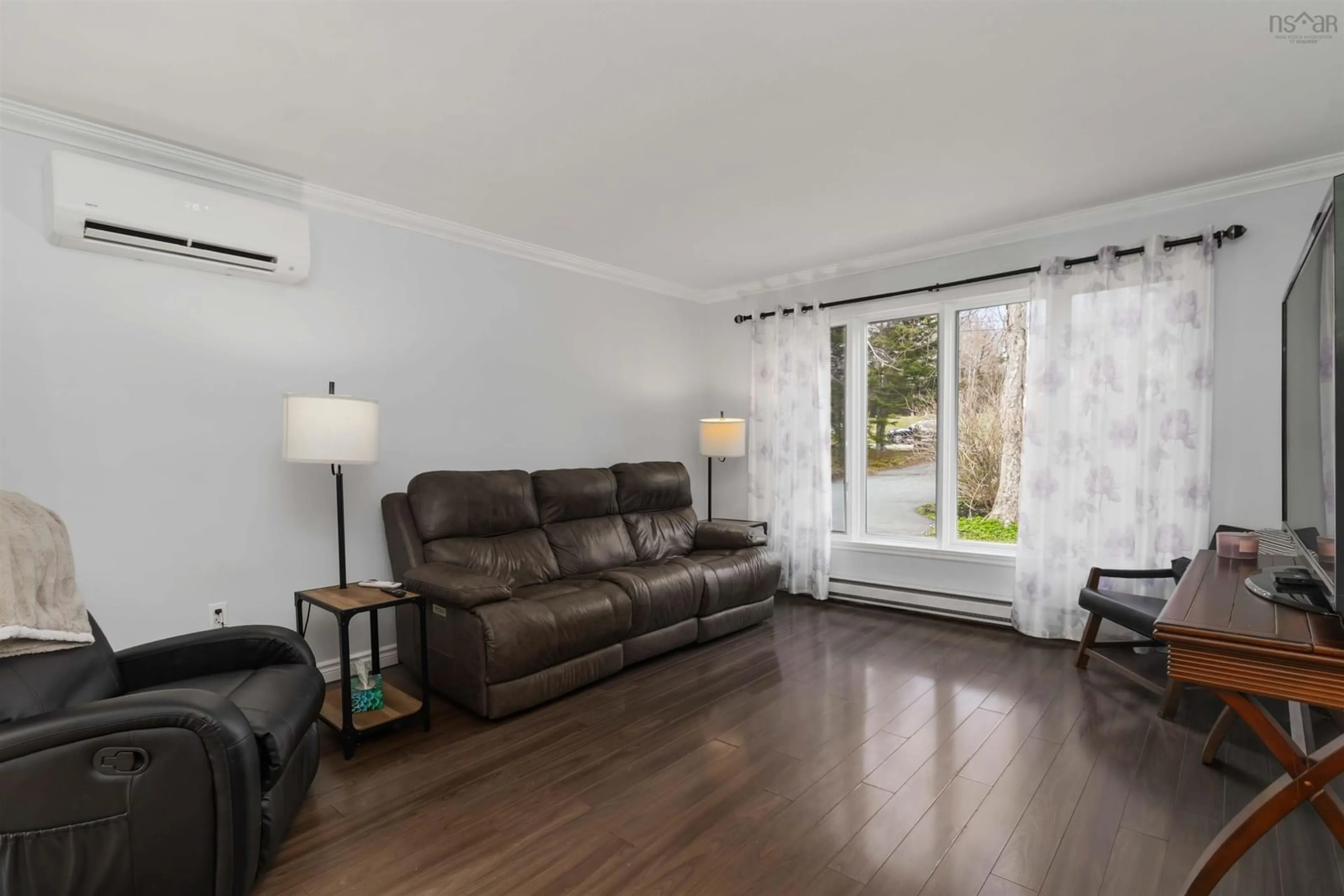 Living room with furniture, wood/laminate floor for 12 Maplewood Crt, Beaver Bank Nova Scotia B4G 1B6