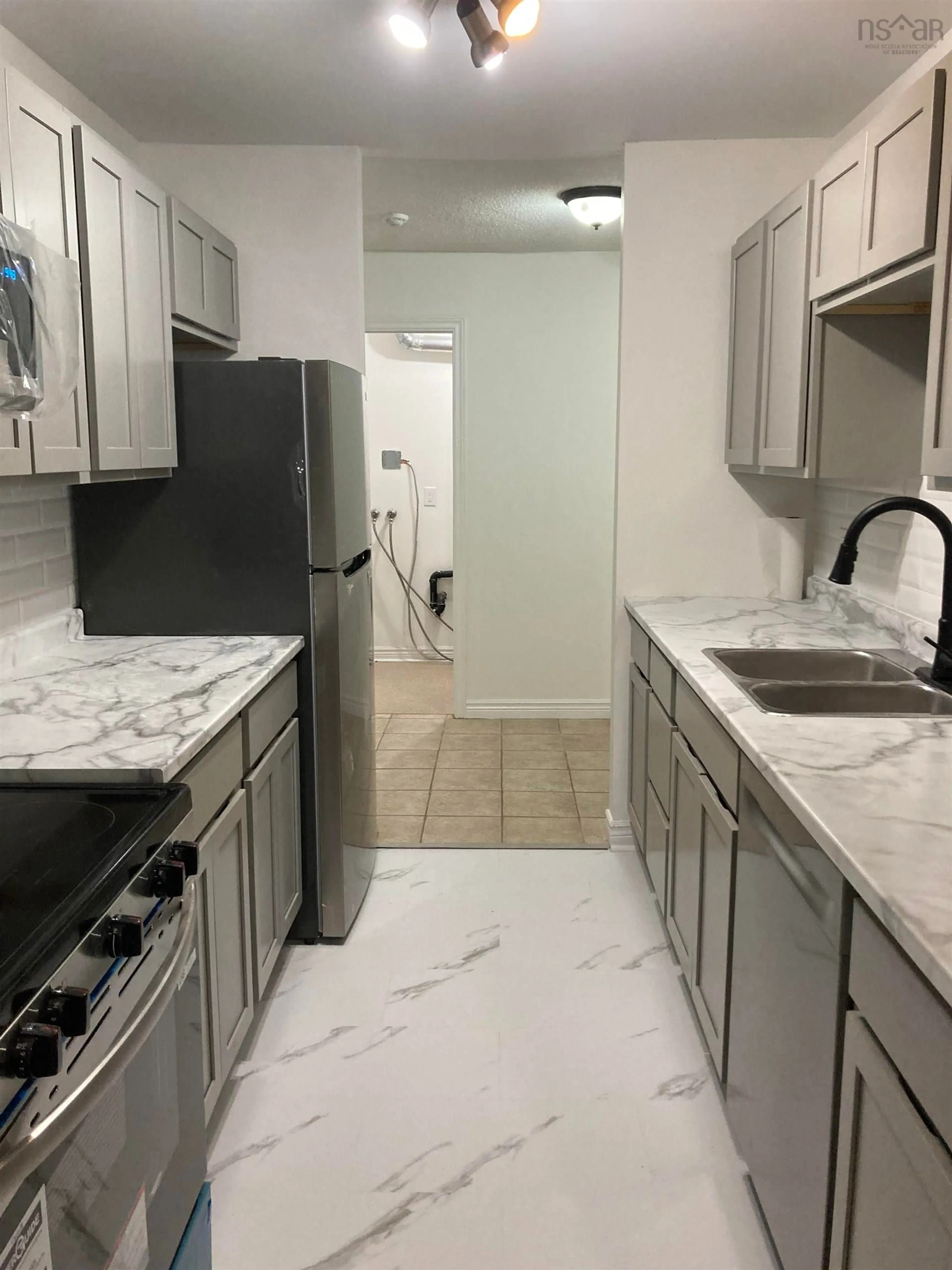 Standard kitchen, unknown for 15 Langbrae Dr #103, Halifax Nova Scotia B3M 3W5