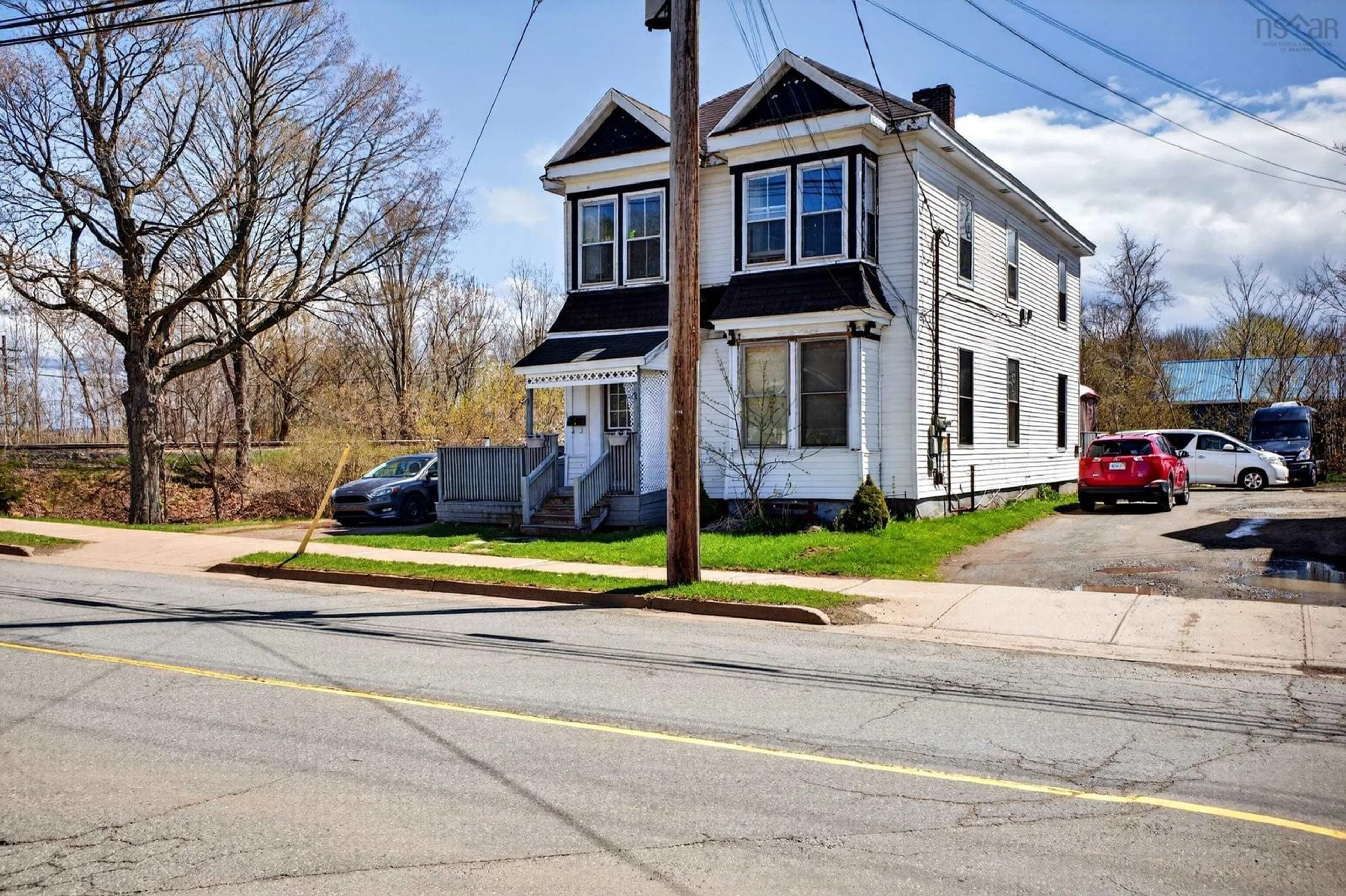 A pic from outside/outdoor area/front of a property/back of a property/a pic from drone, street for 294 Queen St, Truro Nova Scotia B2N 2C3