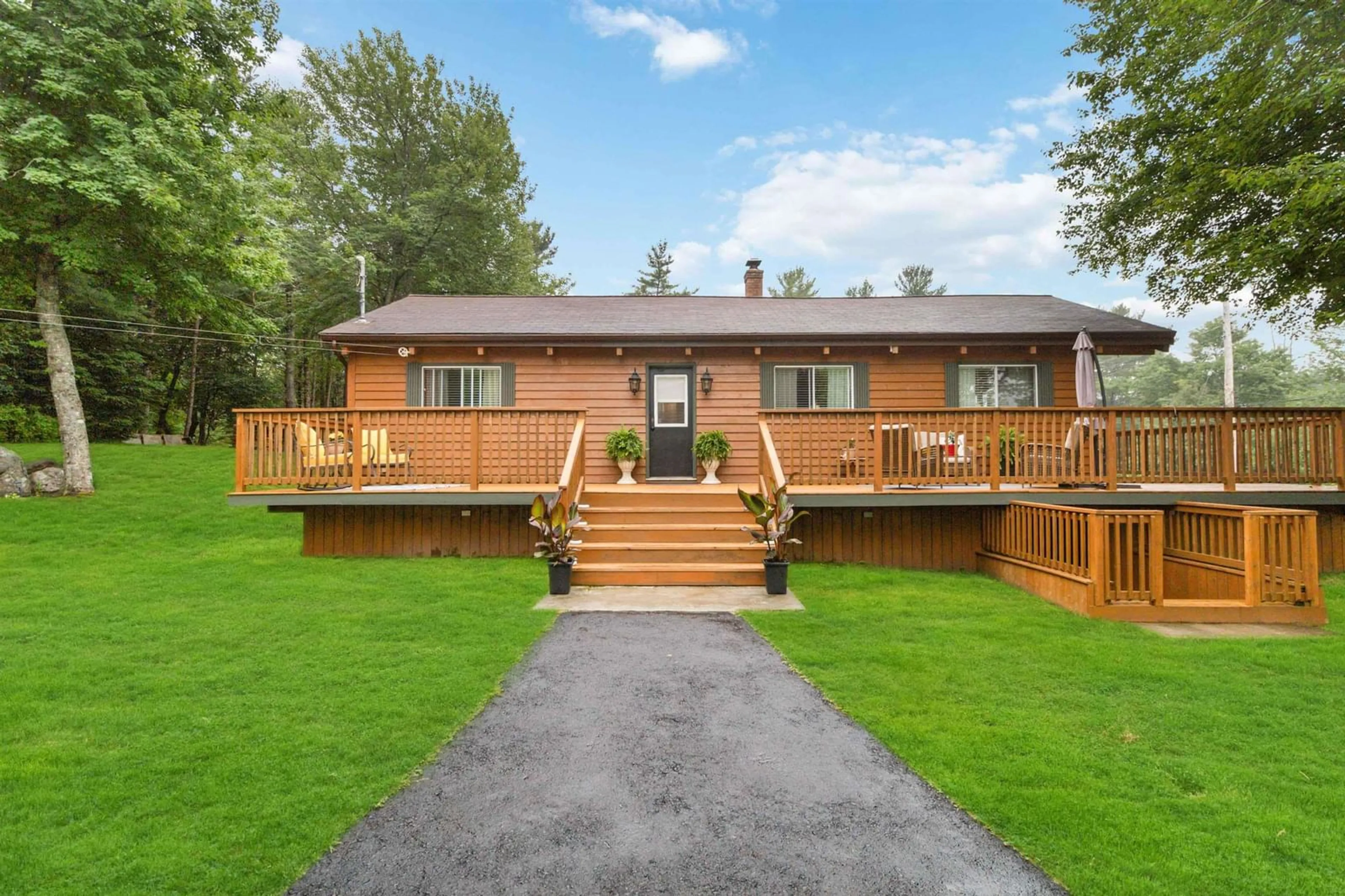 Patio, mountain view for 38 School St, Sandy Point Nova Scotia B0T 1W0
