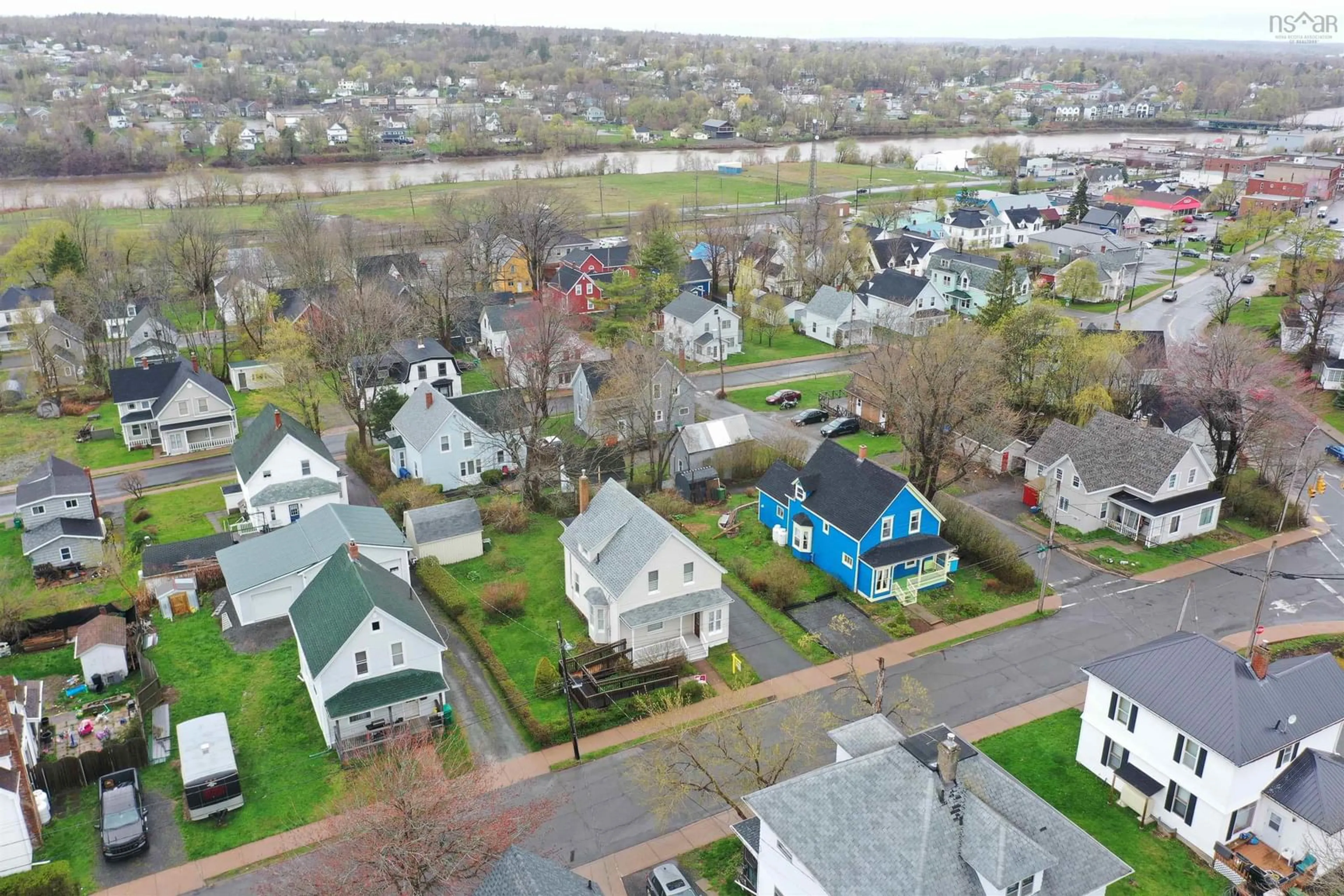 A pic from outside/outdoor area/front of a property/back of a property/a pic from drone, street for 411 Nelson St, New Glasgow Nova Scotia B2H 3C1