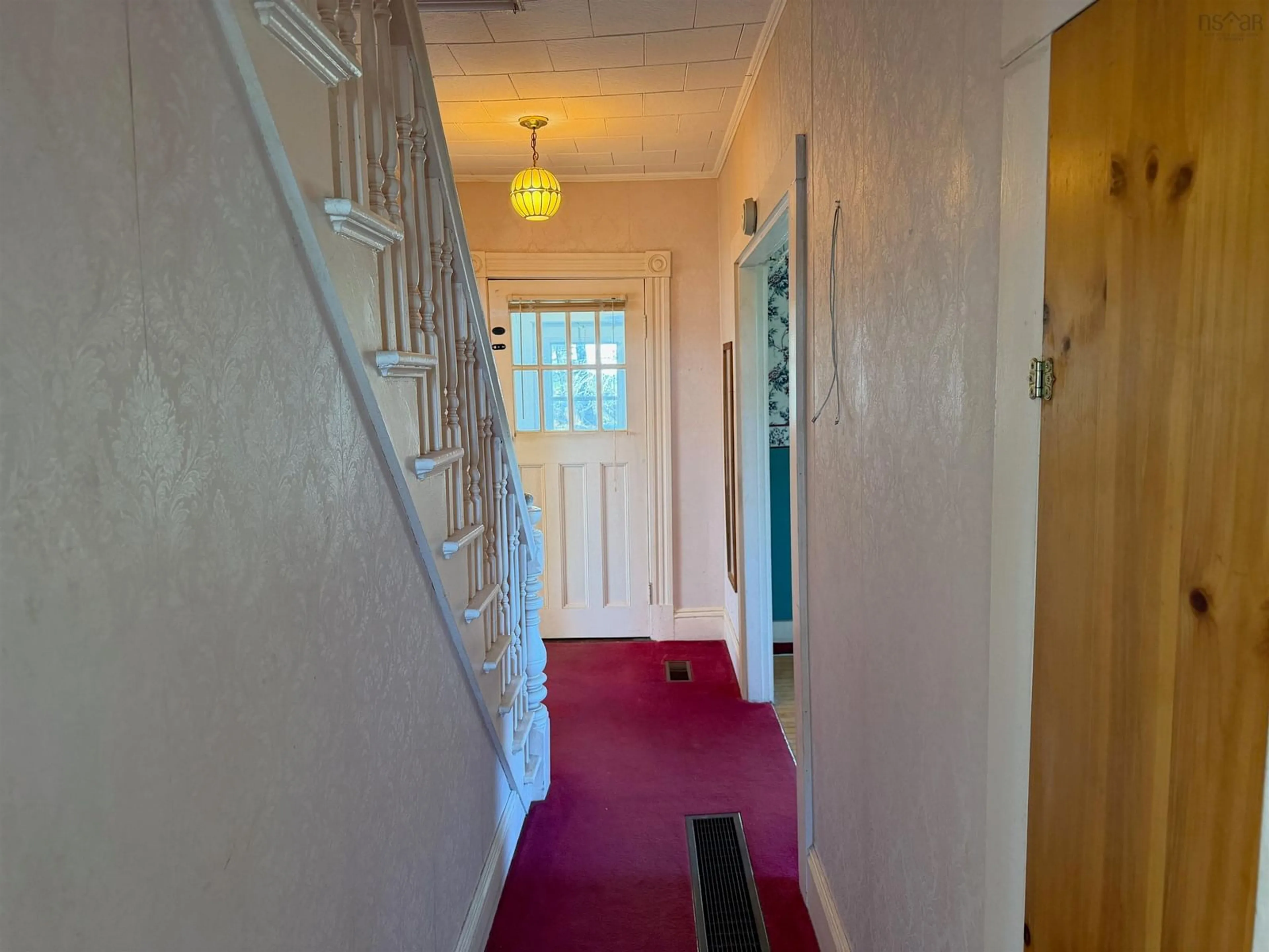 Indoor foyer for 42 Dayton Rd, Dayton Nova Scotia B5A 5K5