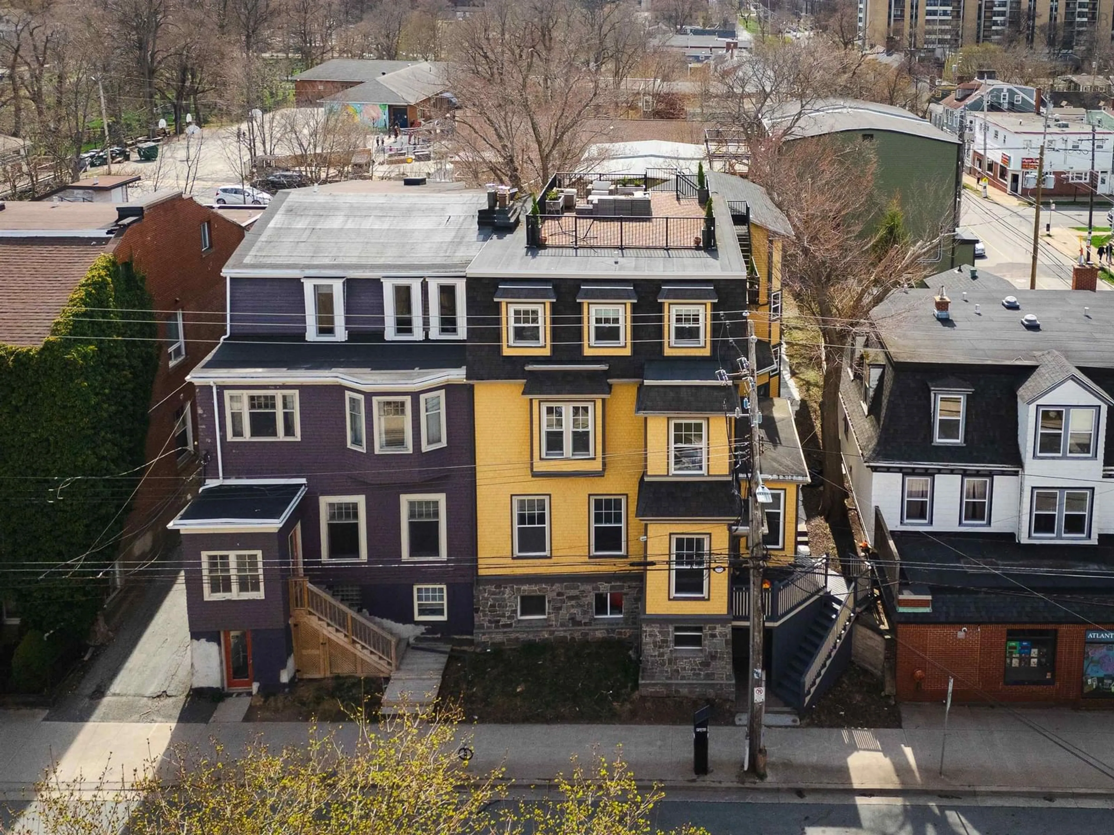 A pic from outside/outdoor area/front of a property/back of a property/a pic from drone, city buildings view from balcony for 1278 Queen St, Halifax Nova Scotia B3J 2H4