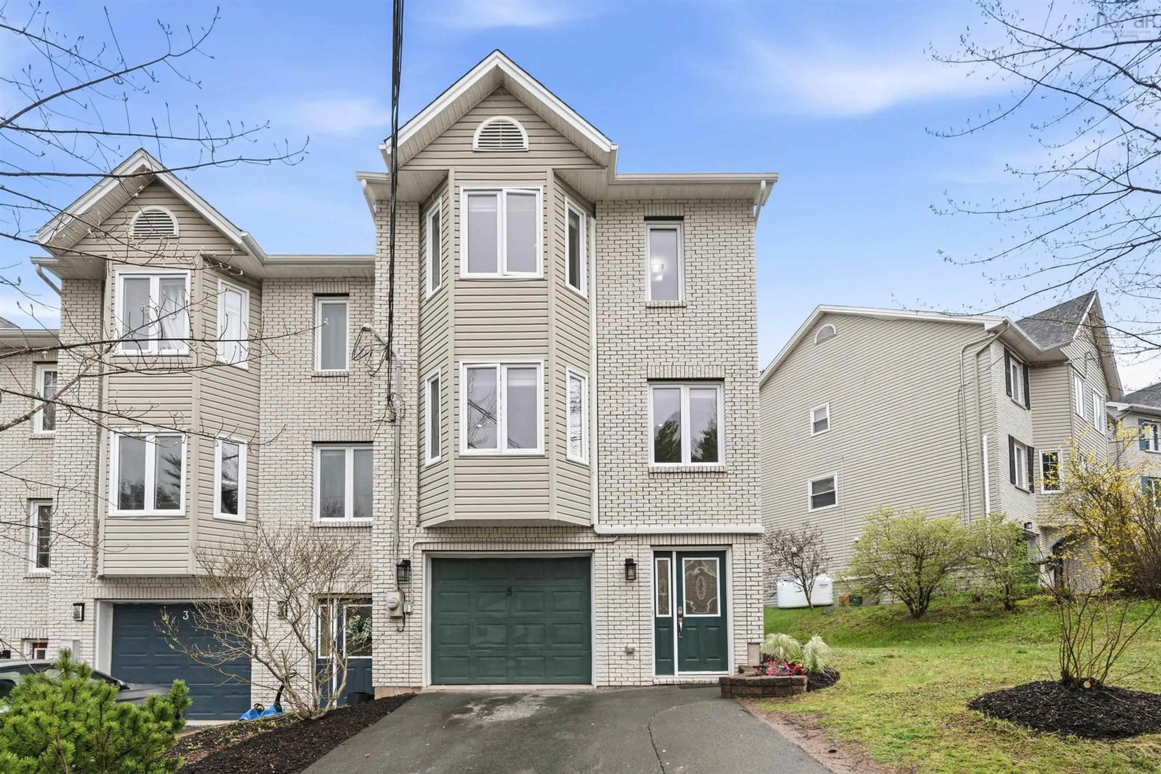 Home with vinyl exterior material, street for 5 Azita, Bedford Nova Scotia B4A 3Y6