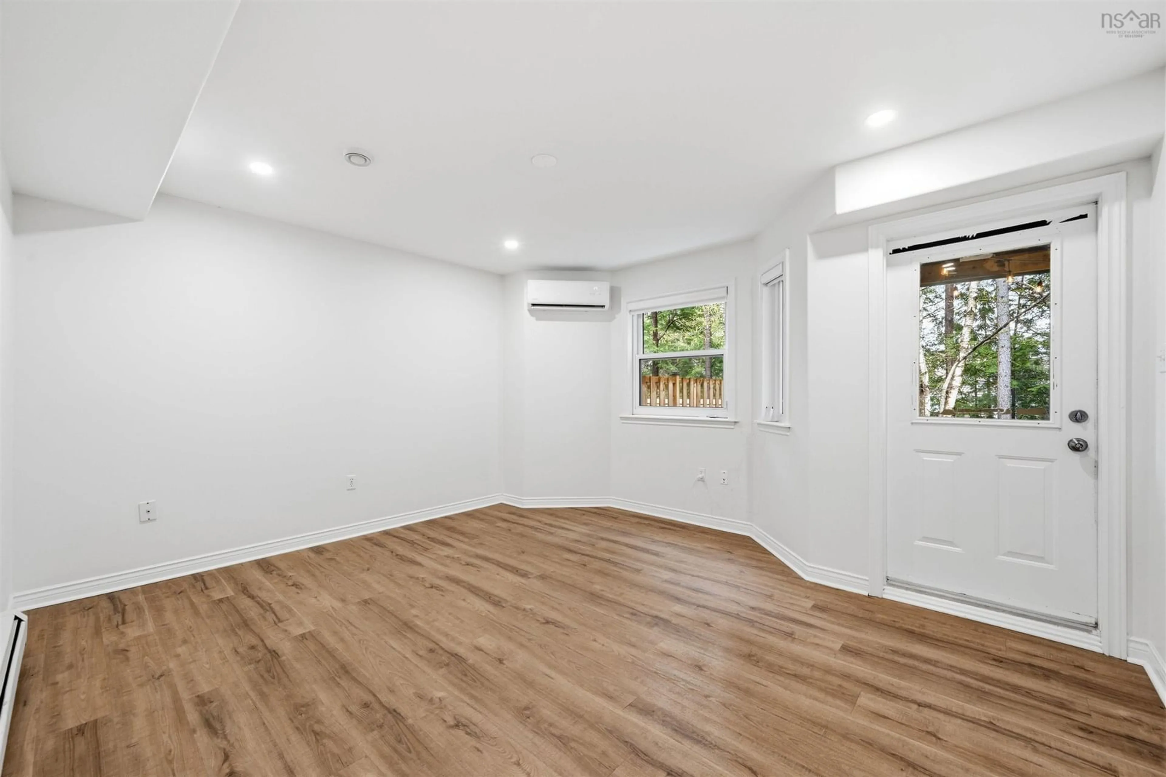 A pic of a room for 5 Azita, Bedford Nova Scotia B4A 3Y6