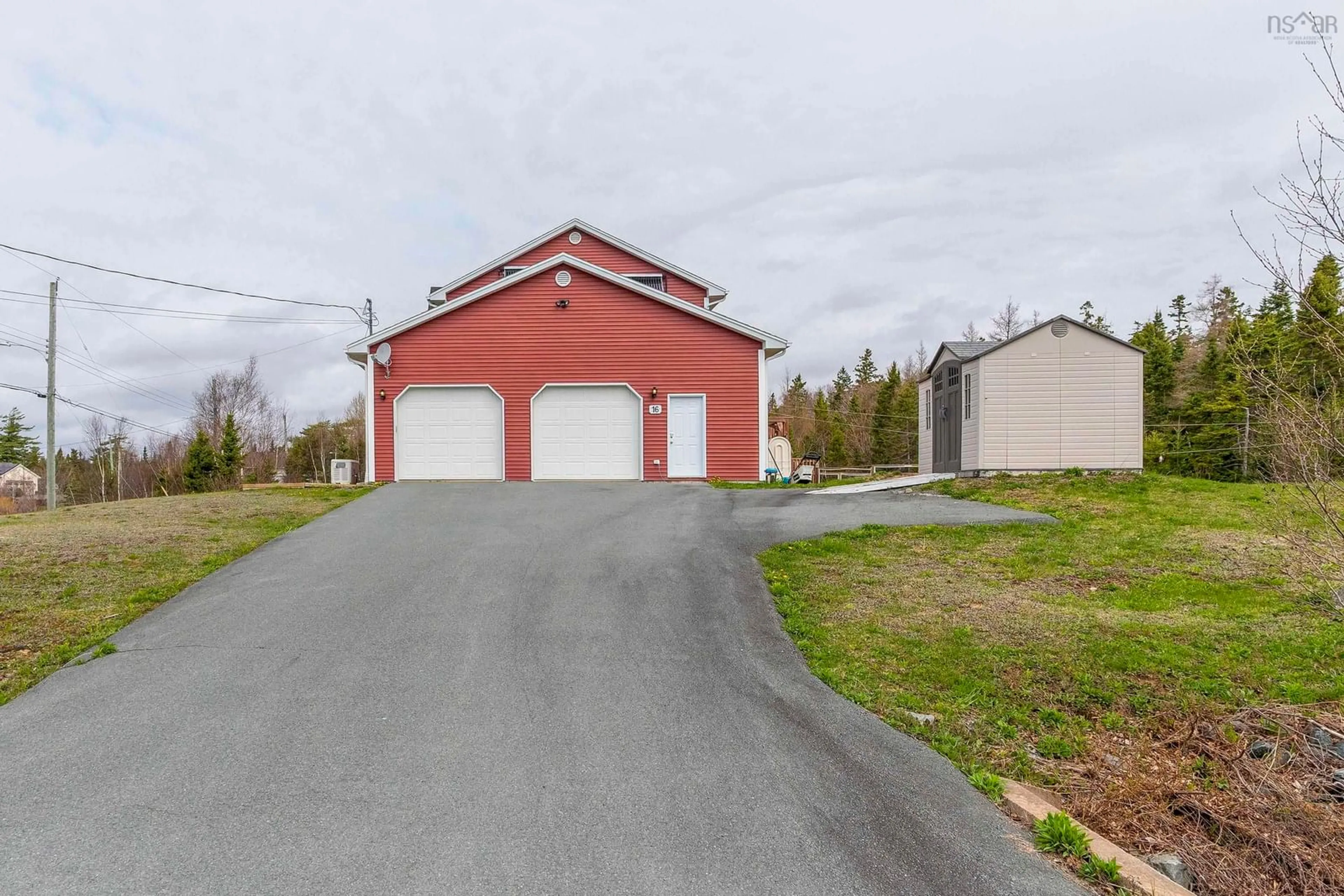 Indoor garage for 16 Morgan Dr, Lawrencetown Nova Scotia B2Z 1V6