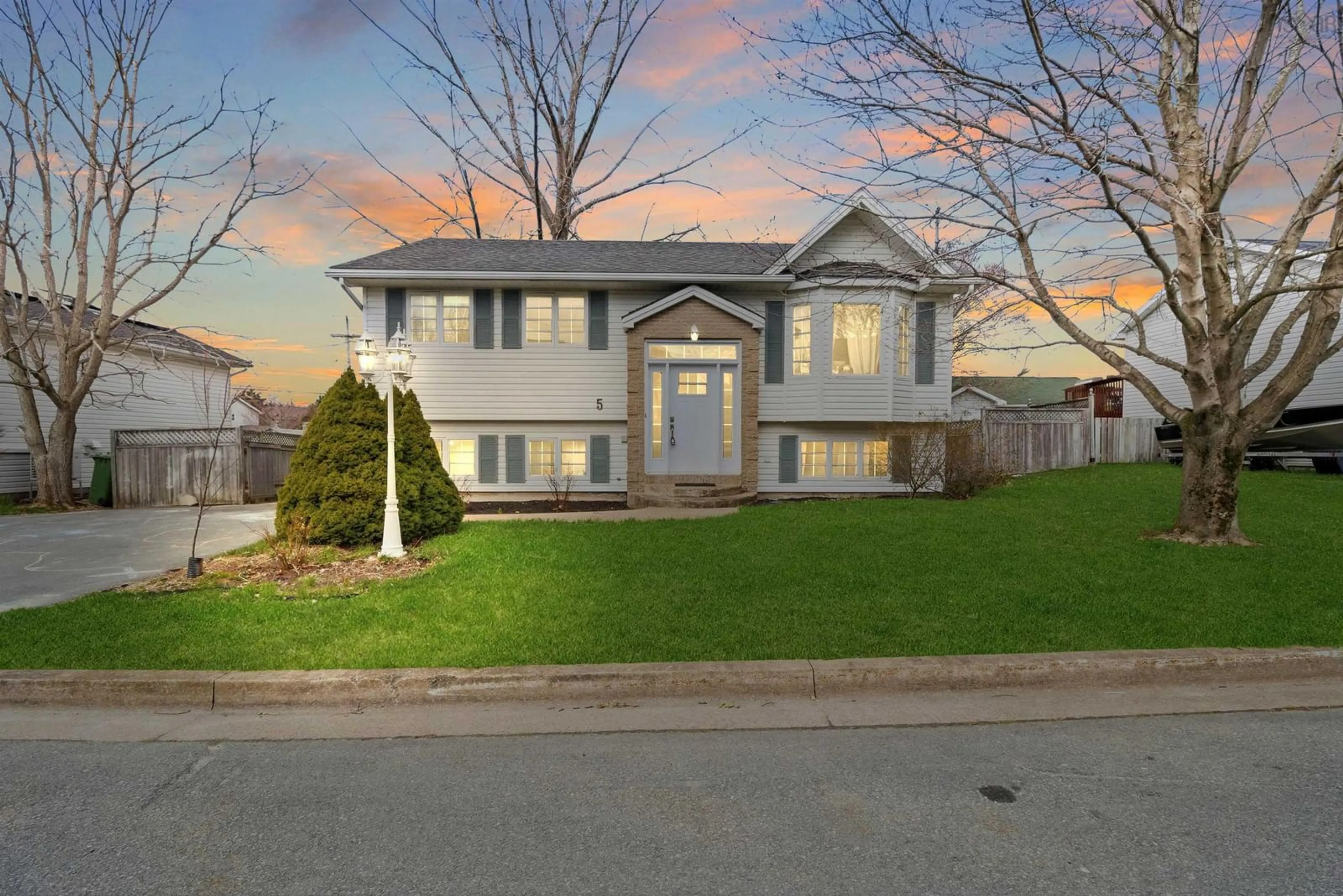 Home with vinyl exterior material, street for 5 Terrebonne Crt, Dartmouth Nova Scotia B2X 3S7
