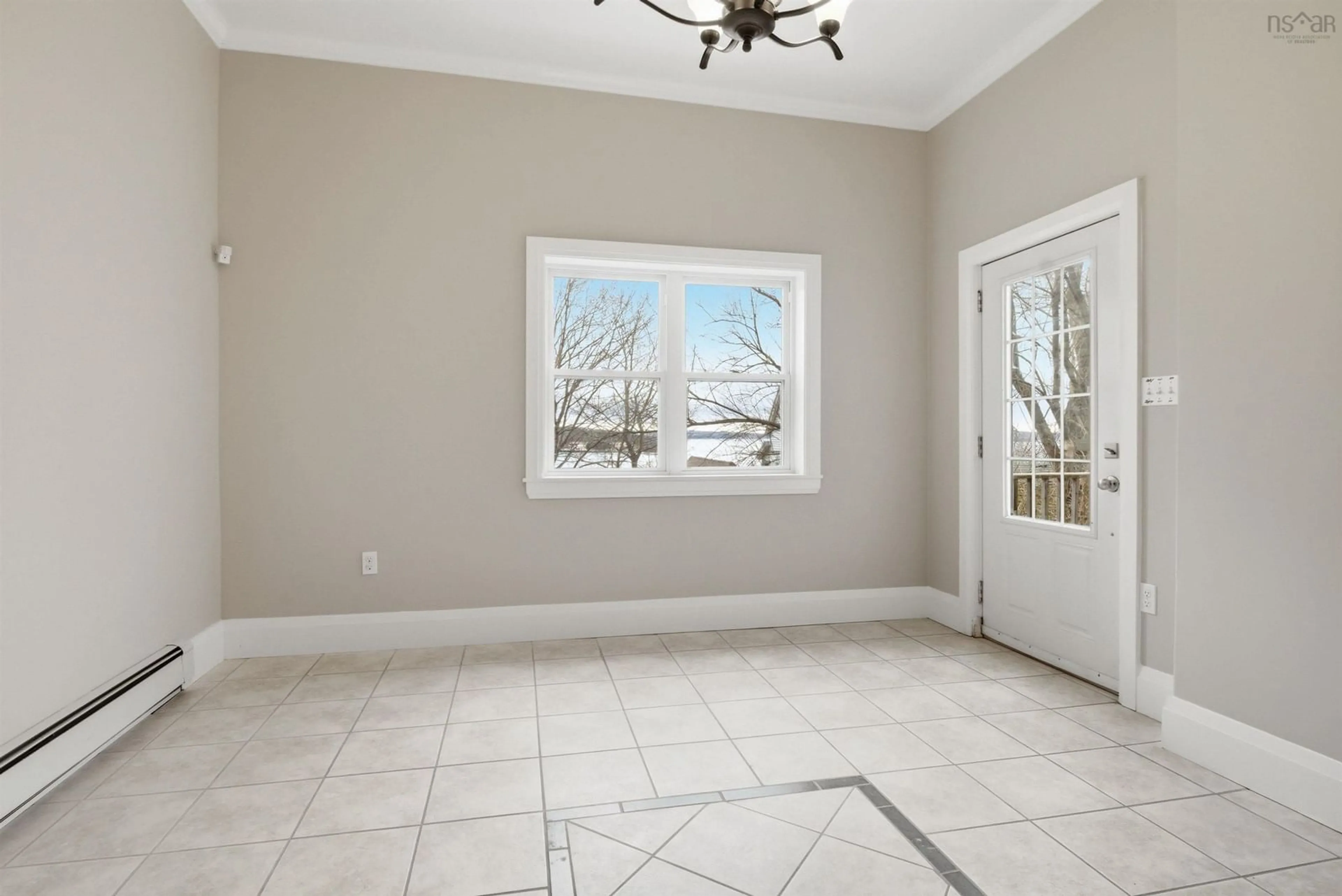 Indoor entryway for 23 Locke St, Bedford Nova Scotia B4A 1N1