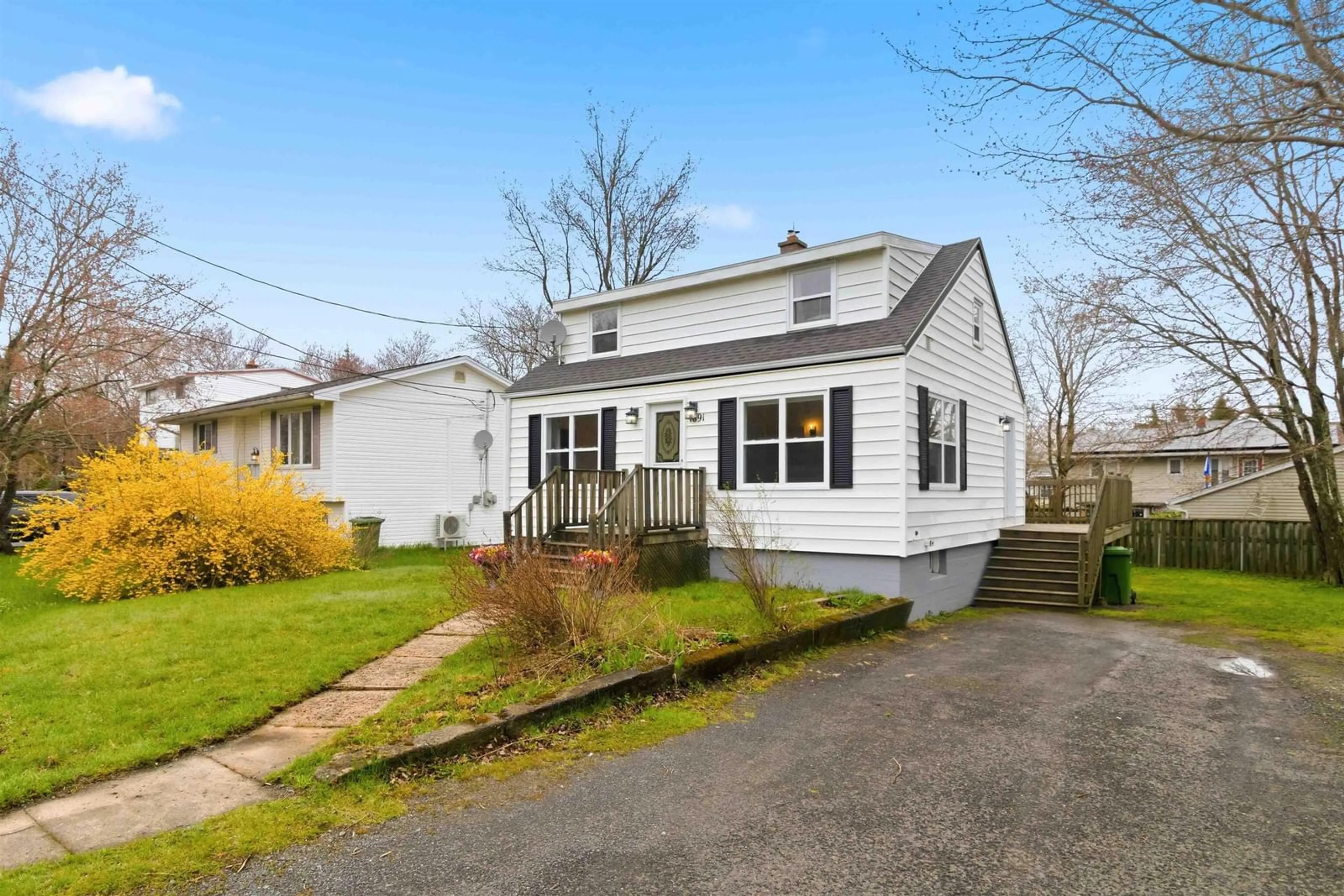 Unknown for 1691 St. Margaret's Bay Rd, Timberlea Nova Scotia B3T 1B4