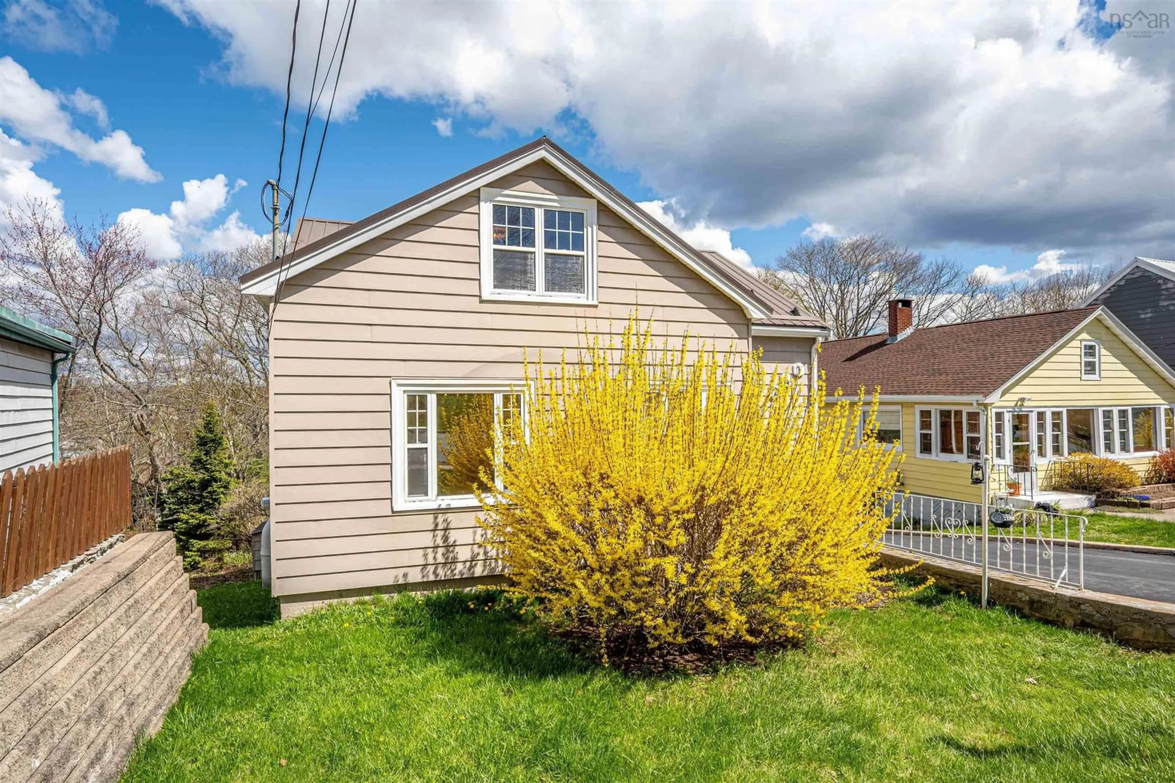 Home with vinyl exterior material, street for 241 Johnstone Ave, Dartmouth Nova Scotia B2Y 2K8