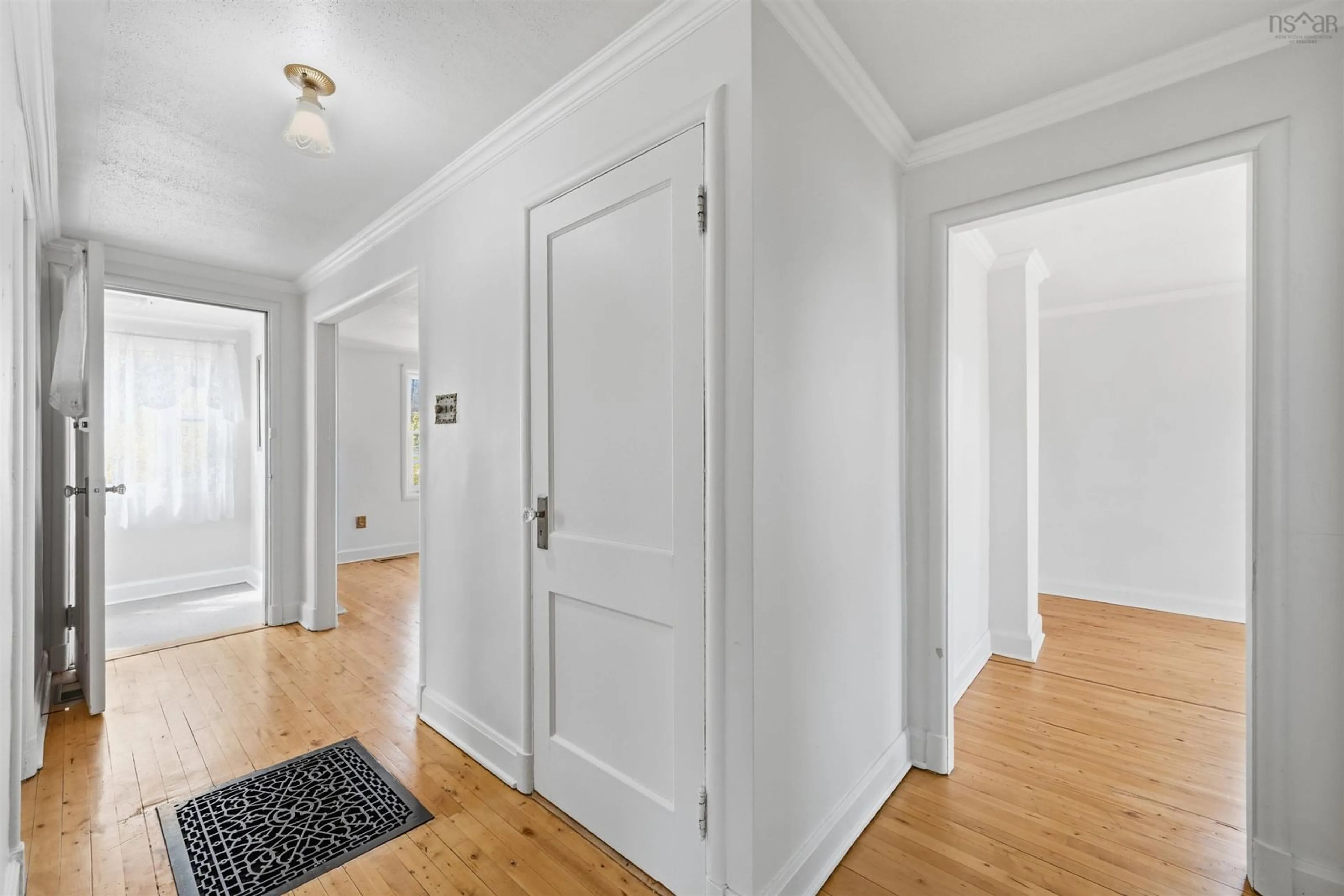 Indoor entryway for 241 Johnstone Ave, Dartmouth Nova Scotia B2Y 2K8