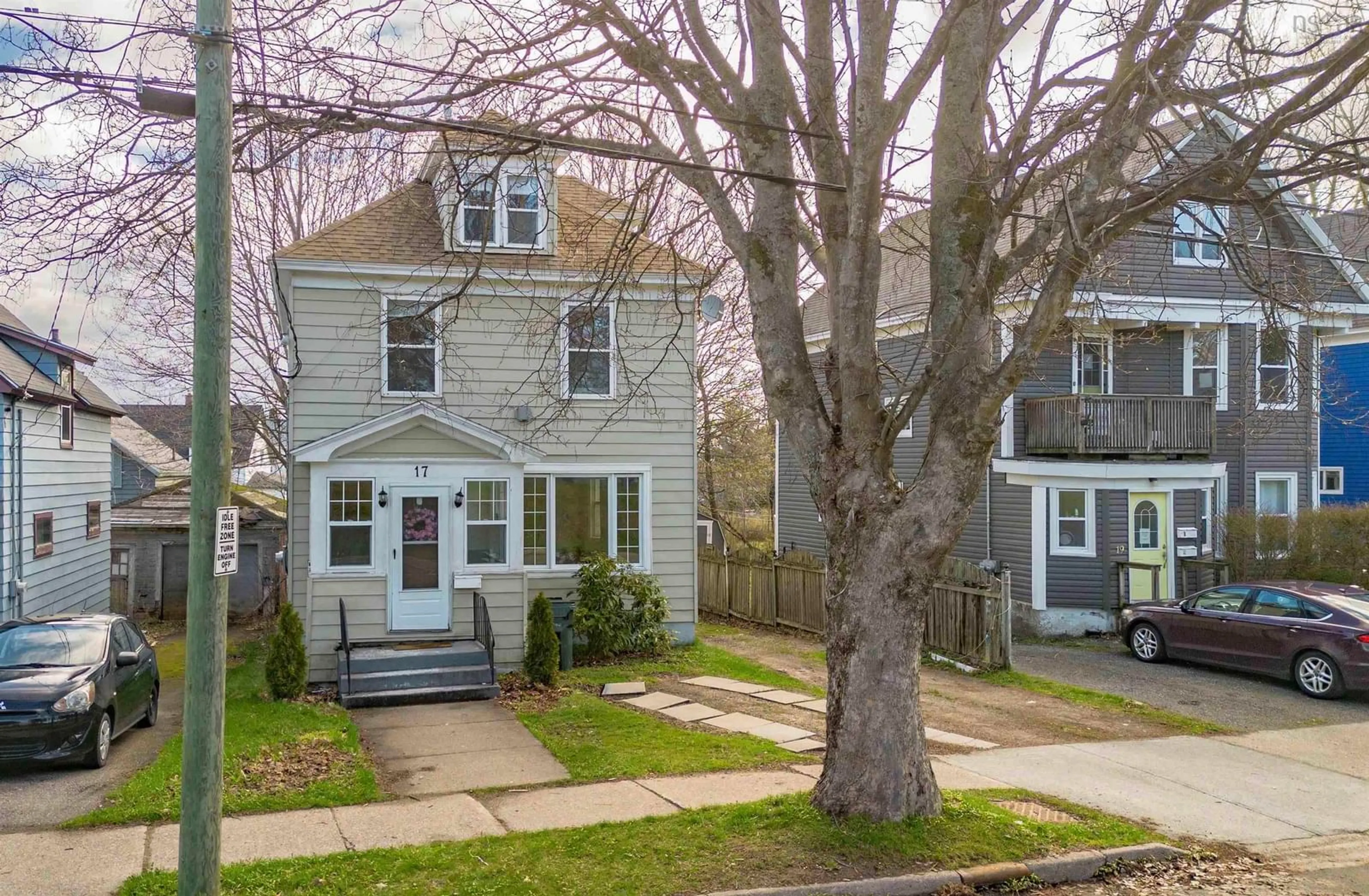 A pic from outside/outdoor area/front of a property/back of a property/a pic from drone, street for 17 George St, Sydney Nova Scotia B1P 1H3