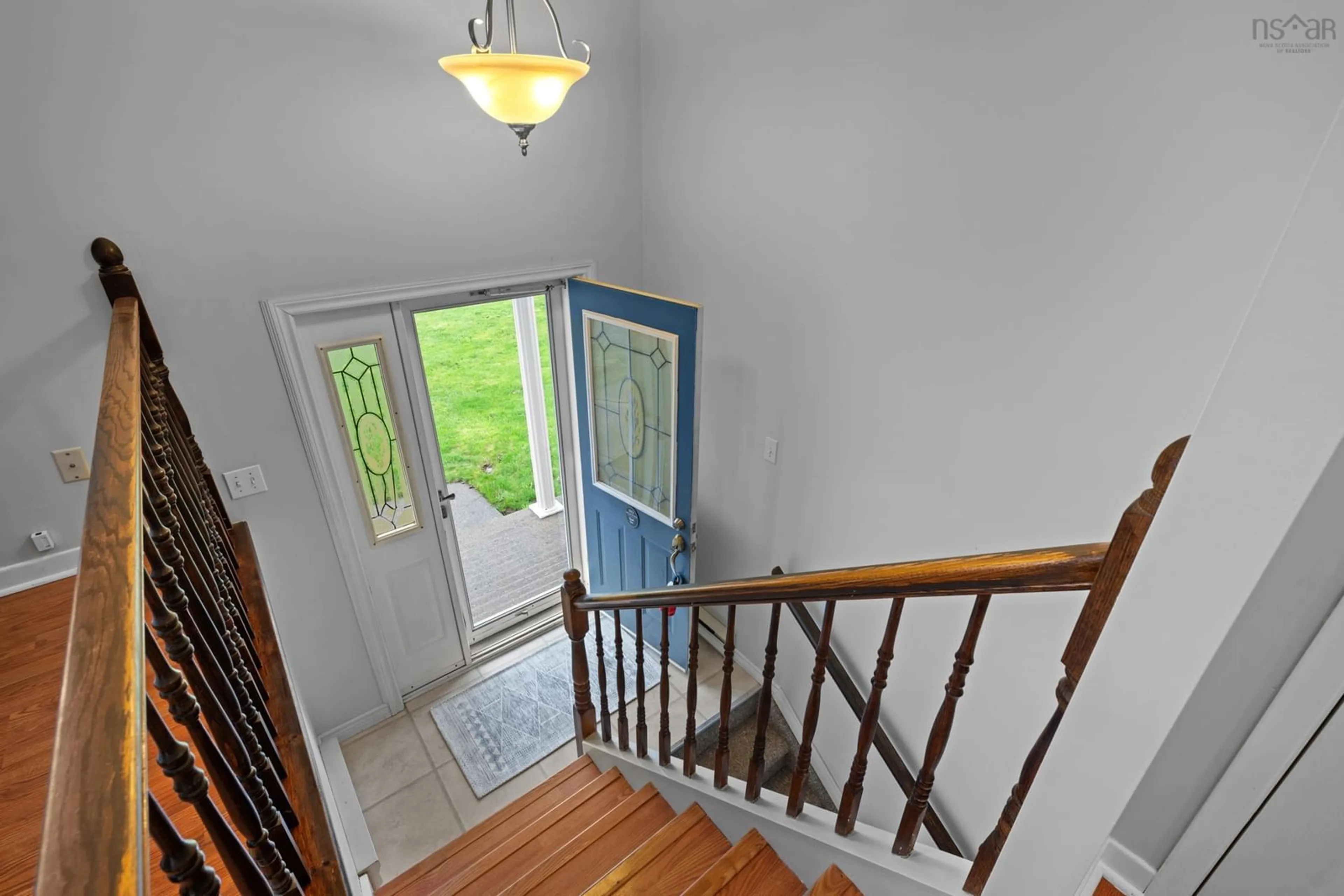 Indoor foyer for 91 Cavalier Dr, Lower Sackville Nova Scotia B4C 3K6