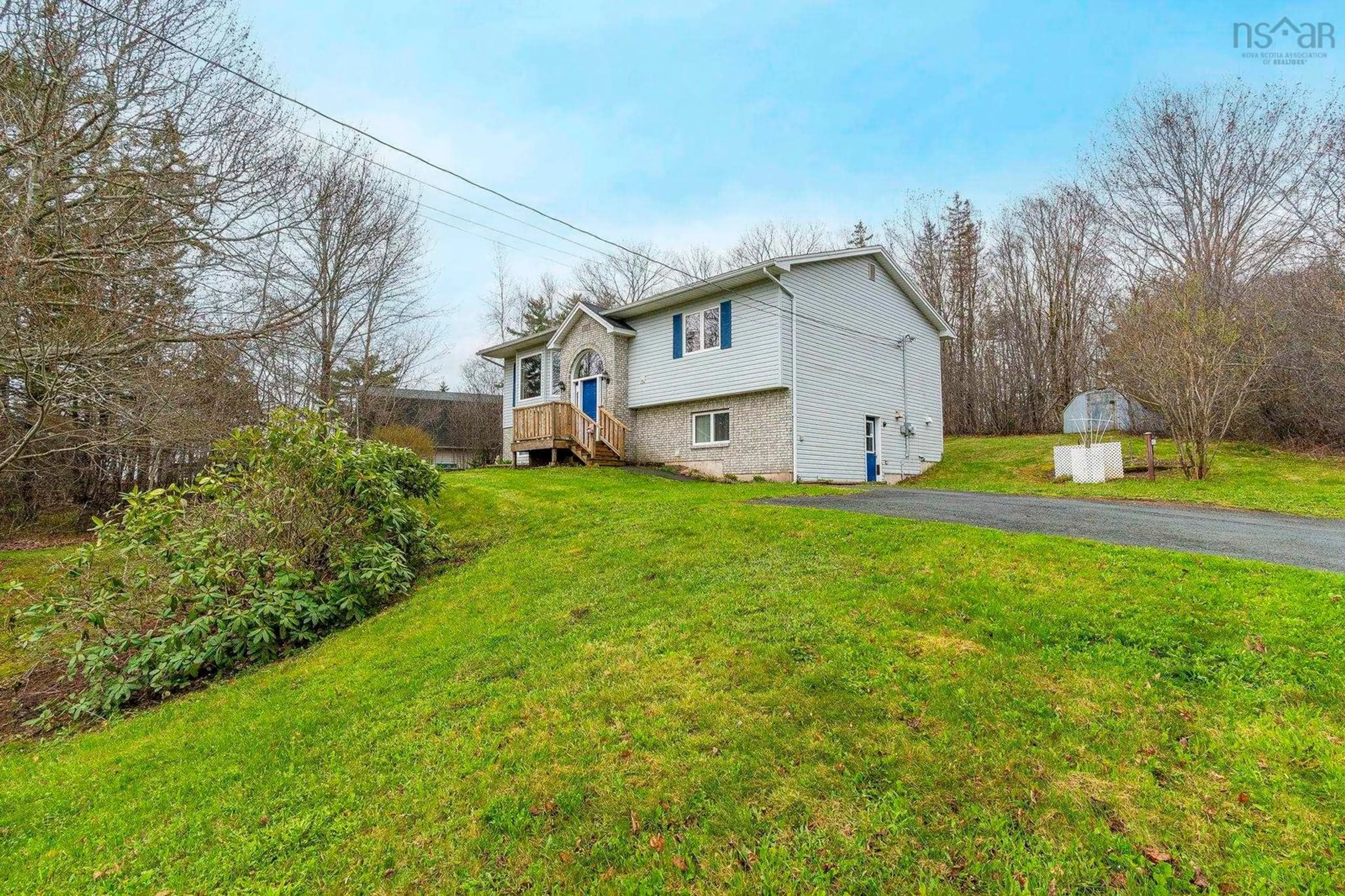 A pic from outside/outdoor area/front of a property/back of a property/a pic from drone, street for Bainbridge Crt #15, Dartmouth Nova Scotia B2Z 1J5