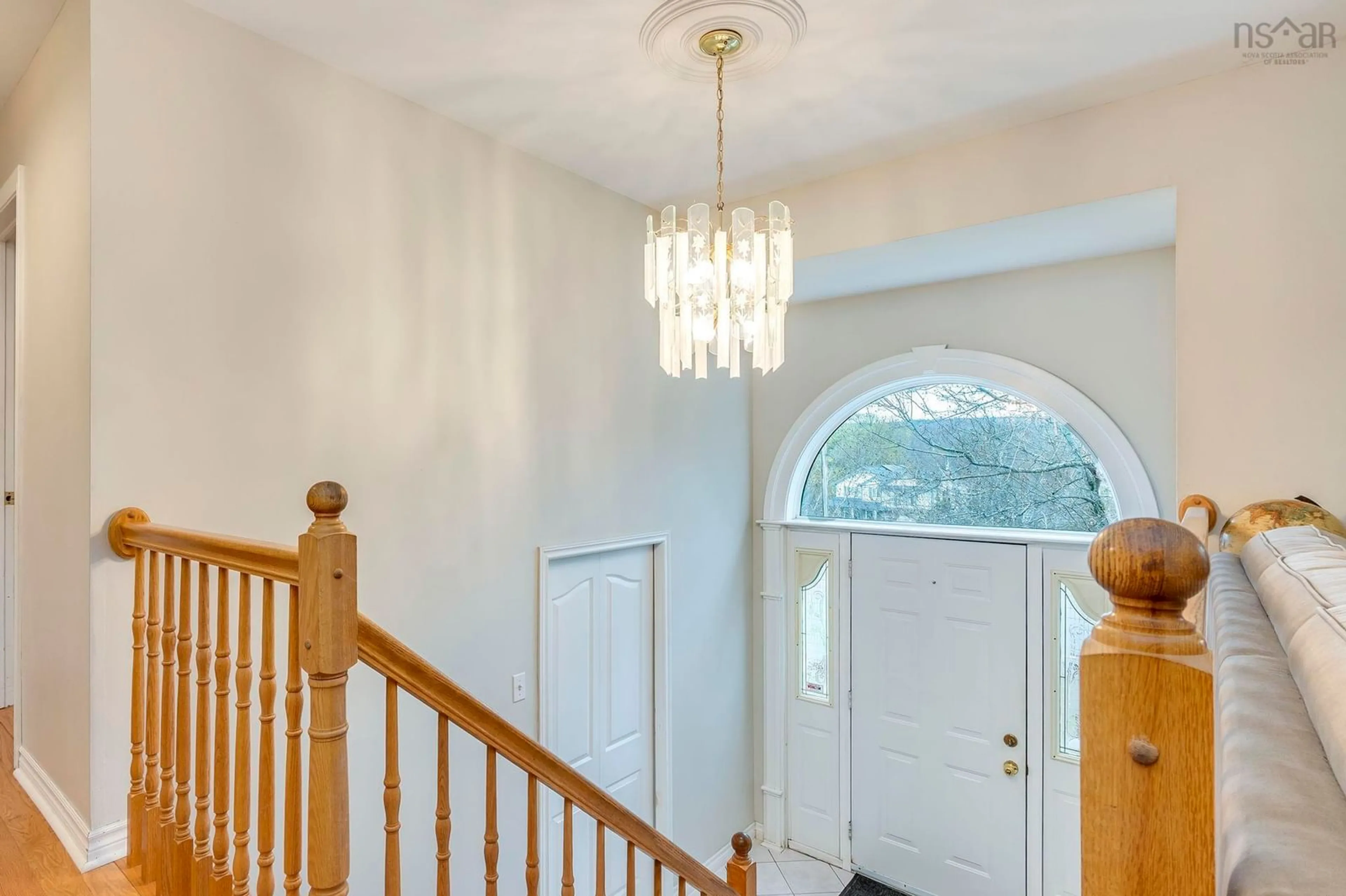 Indoor entryway for Bainbridge Crt #15, Dartmouth Nova Scotia B2Z 1J5