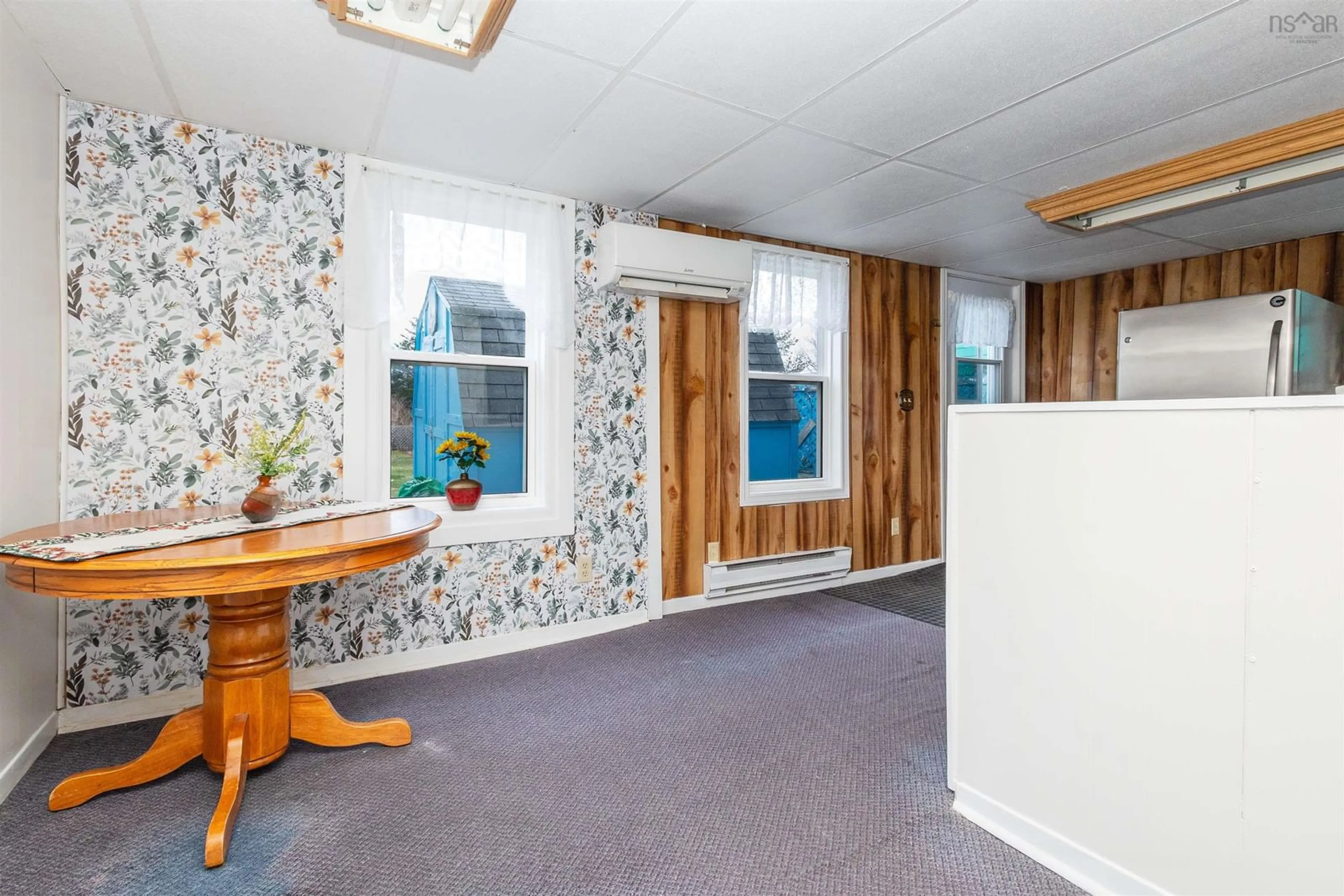 Indoor foyer for 18 Lorway St, Louisbourg Nova Scotia B1C 2K1