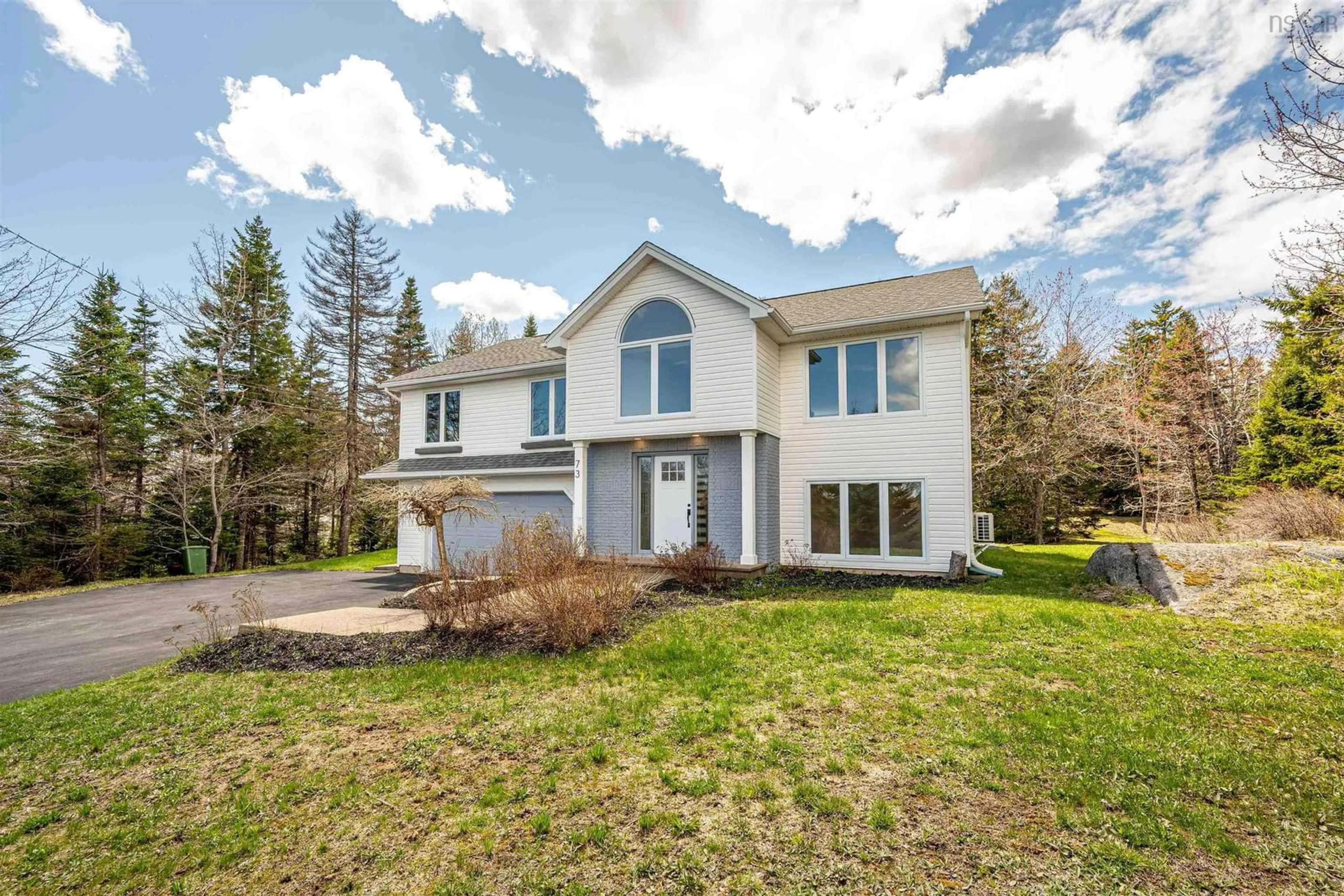 Home with vinyl exterior material, unknown for 73 Lakefront Dr, Hammonds Plains Nova Scotia B4B 1L4