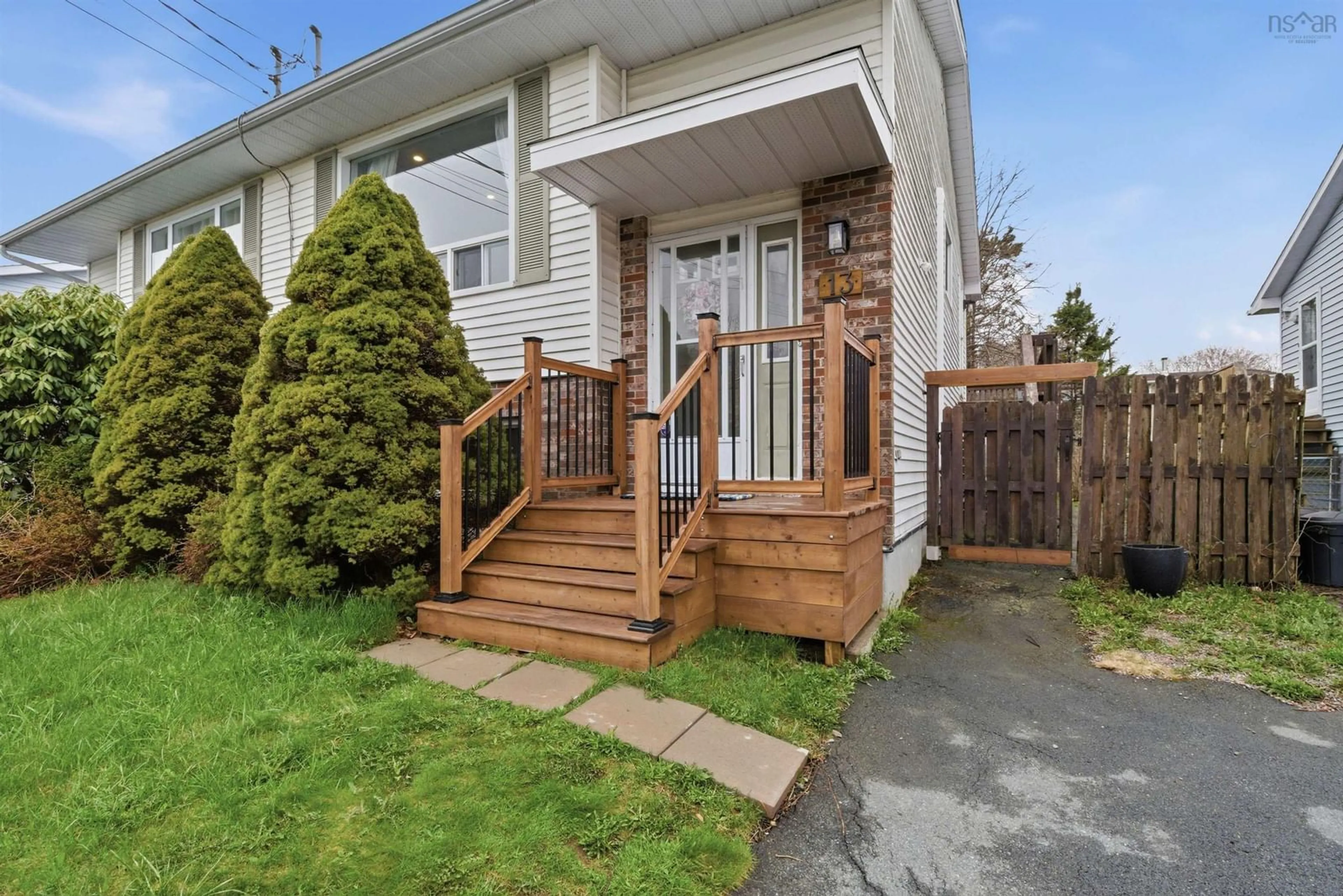 Unknown for 13 Londra Crt, Dartmouth Nova Scotia B2W 5A5
