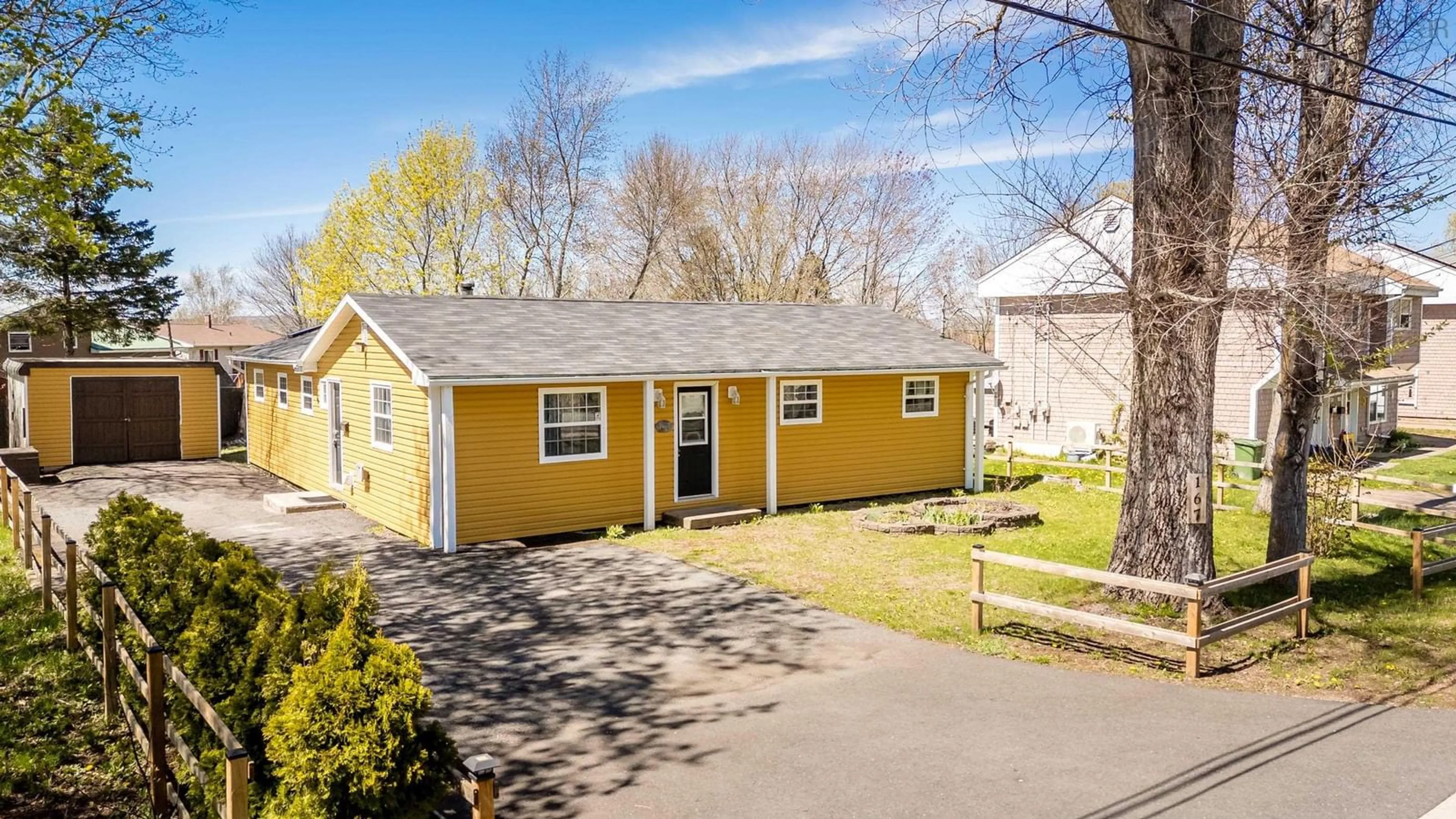 Home with vinyl exterior material, street for 167 Mee Rd, North Kentville Nova Scotia B4N 1W8