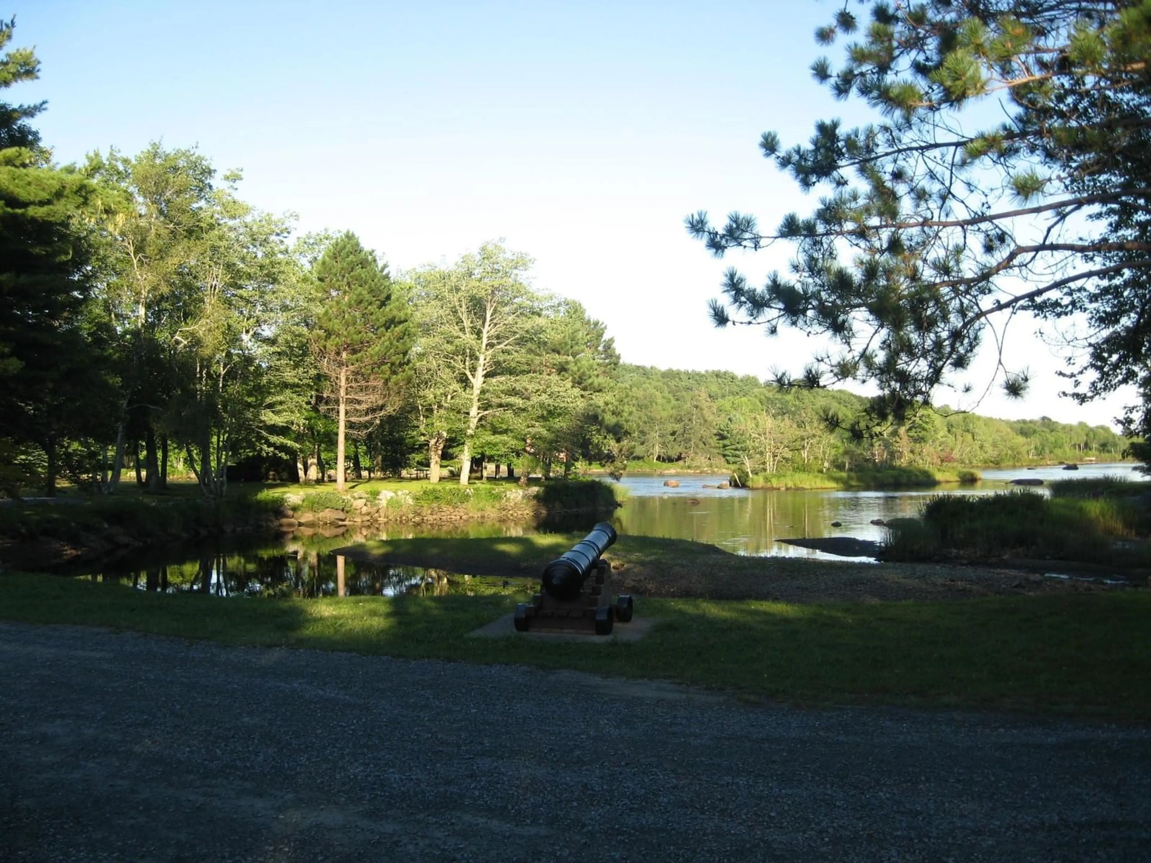 Blurry image for 166 West St, Milton Nova Scotia B0T 1P0