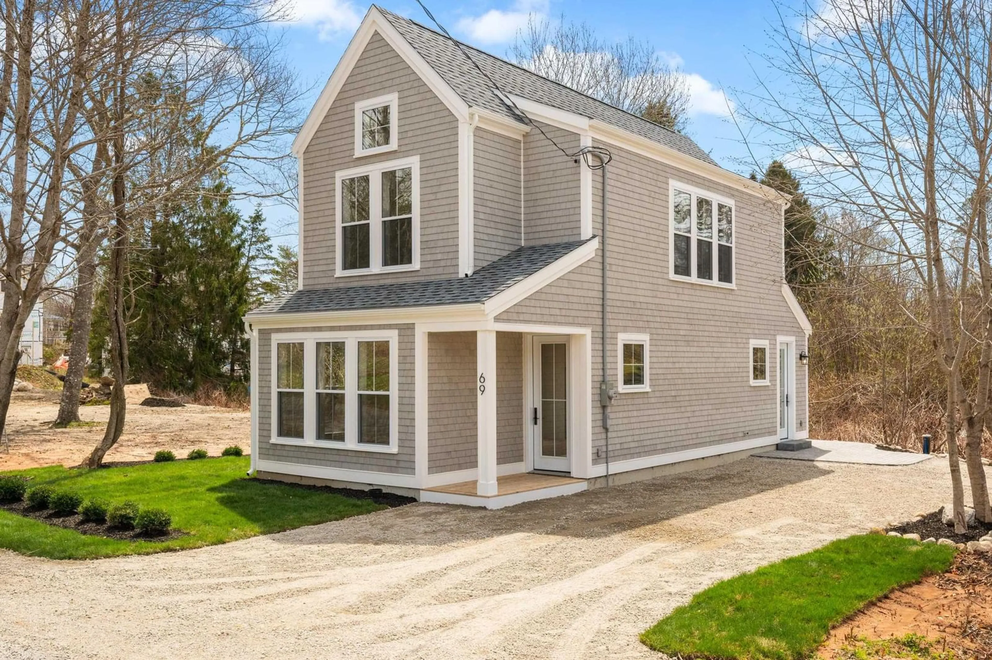 Home with vinyl exterior material, street for 69 Union St, Chester Nova Scotia B0J 1J0