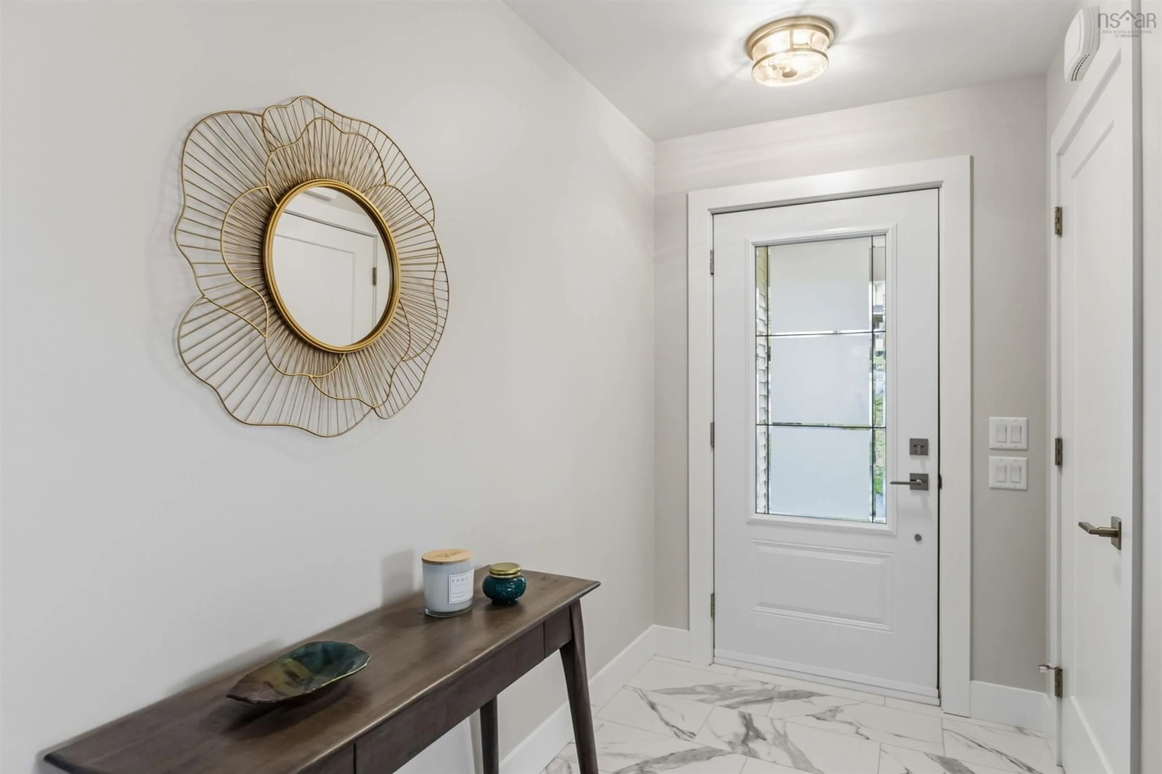 Indoor entryway for 105 Town Rd, Falmouth Nova Scotia B0P 1P0