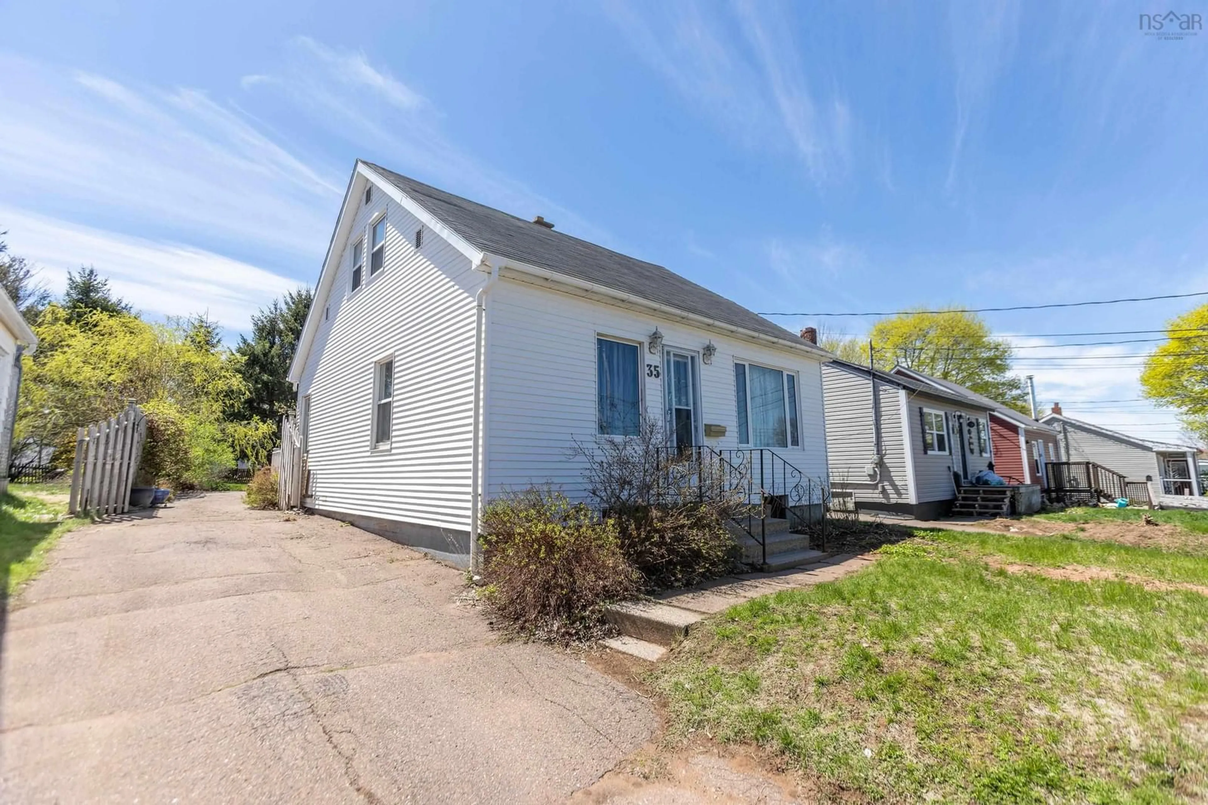 Unknown for 35 East Pleasant St, Amherst Nova Scotia B4H 1M6
