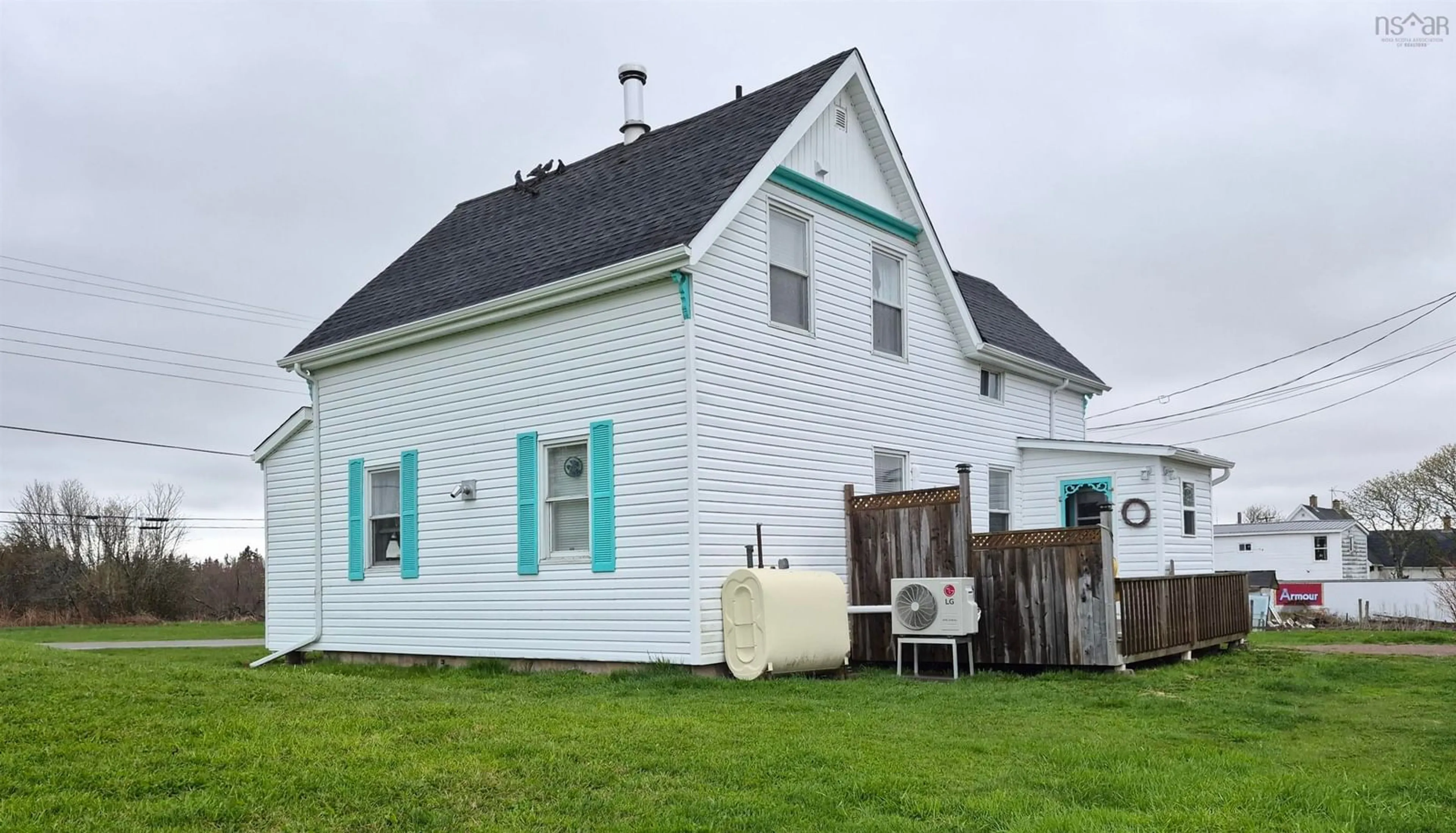 Home with vinyl exterior material, building for 41 242 Hwy, Joggins Nova Scotia B0L 1A0