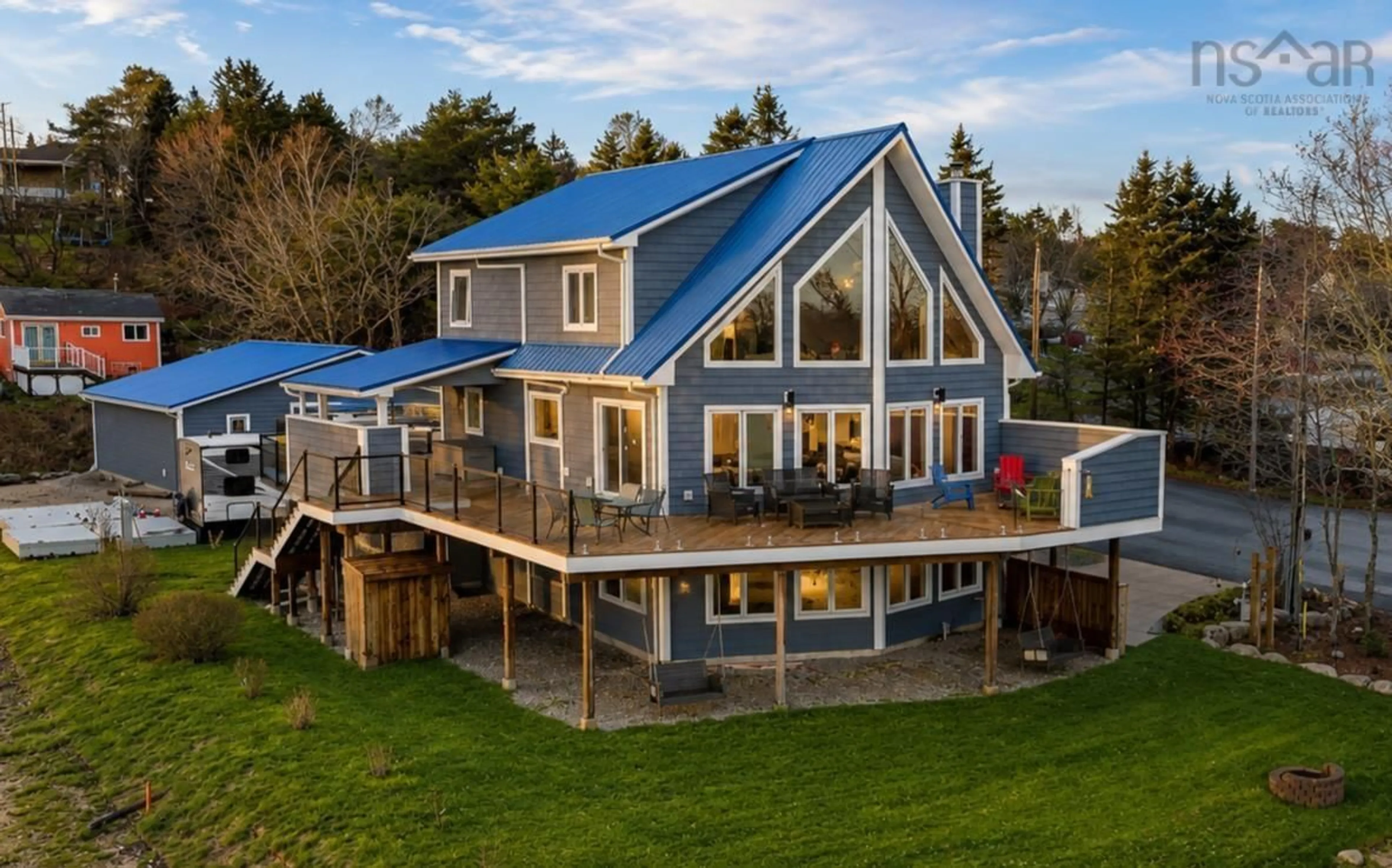 Home with vinyl exterior material, water/lake/river/ocean view for 11 Yacht Club Rd, Hubbards Nova Scotia B0J 1T0