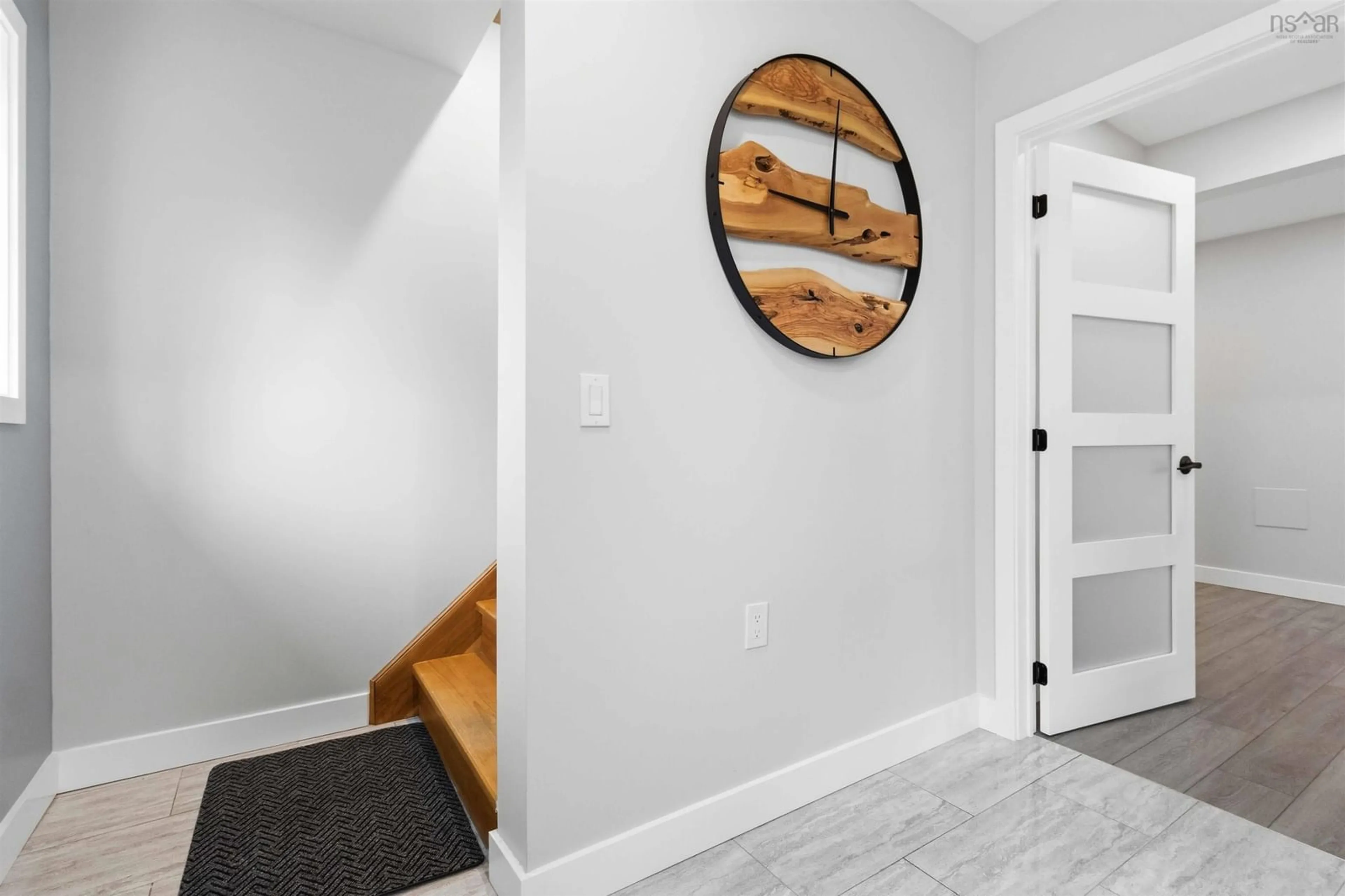 Indoor entryway for 11 Yacht Club Rd, Hubbards Nova Scotia B0J 1T0