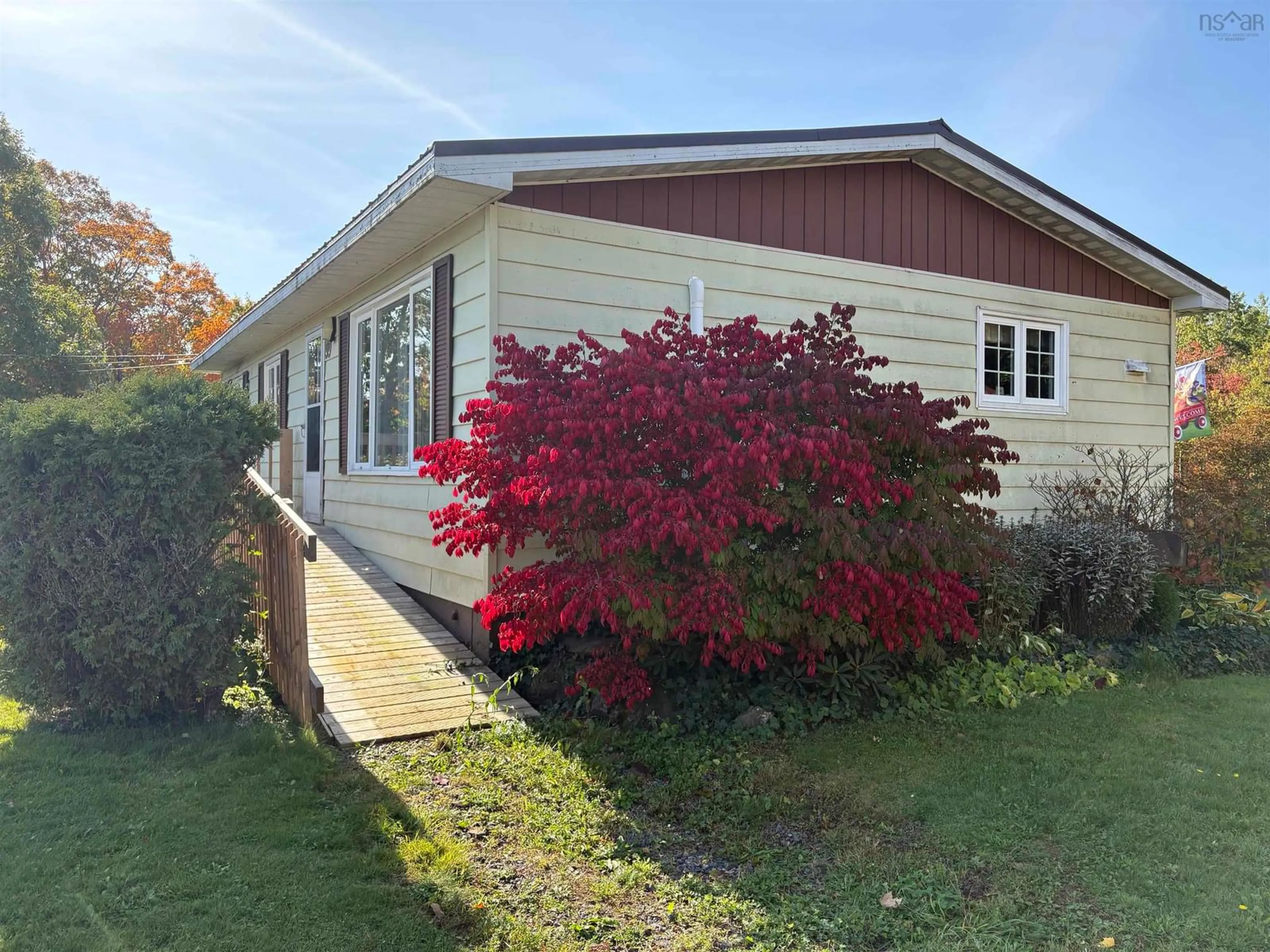 Home with vinyl exterior material, building for 99 Williams Rd, Hopewell Nova Scotia B0K 1C0