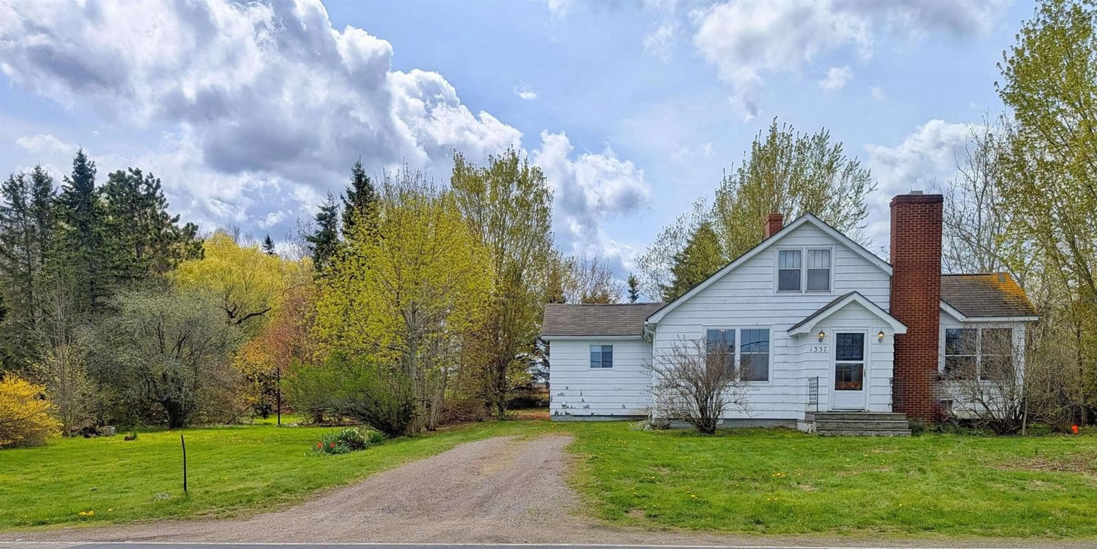 A pic from outside/outdoor area/front of a property/back of a property/a pic from drone, street for 1337 358 Hwy, Port Williams Nova Scotia B0P 1T0